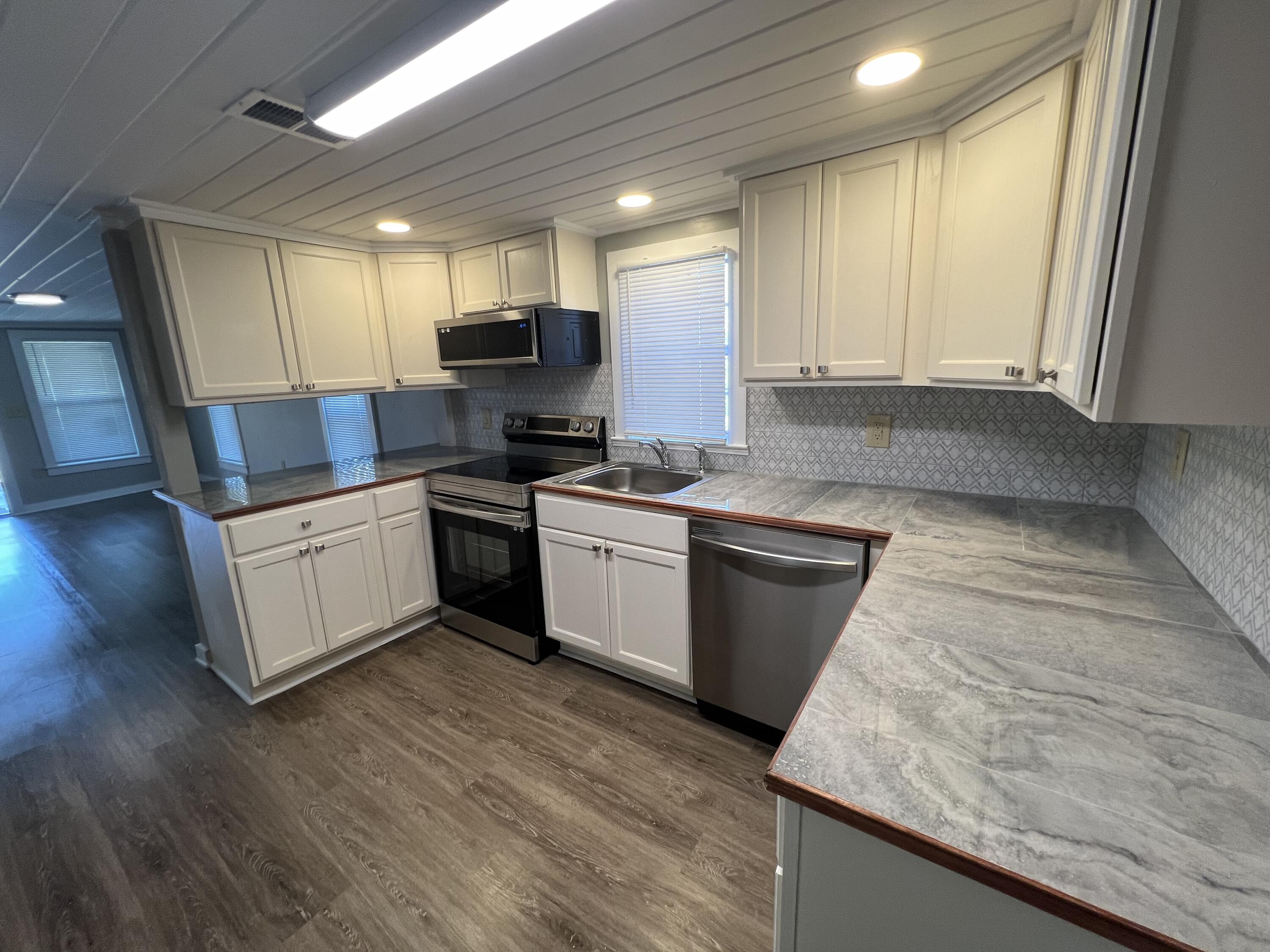 OAK PARK - Residential Lease