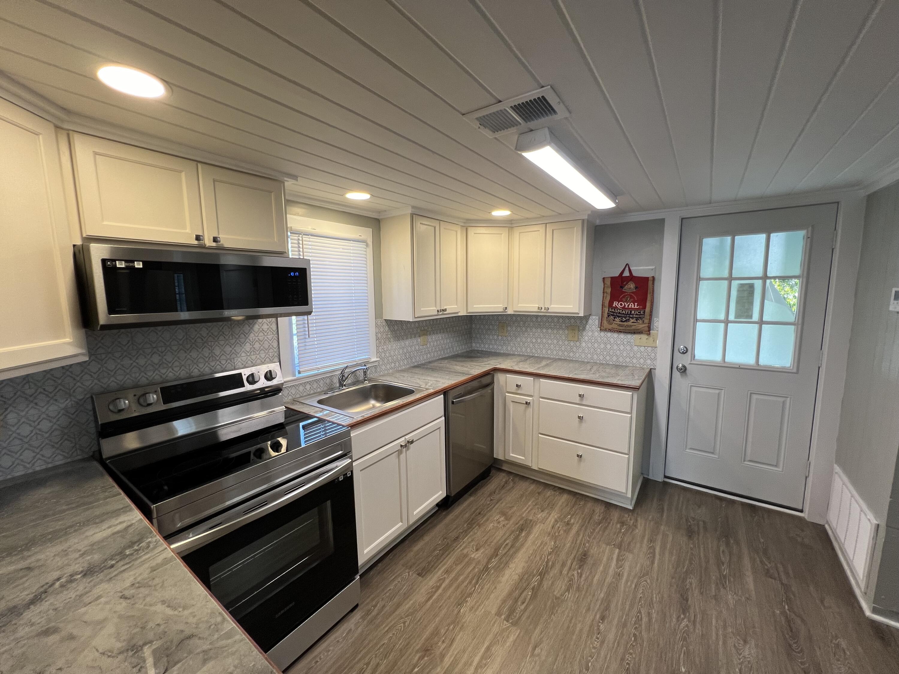 OAK PARK - Residential Lease