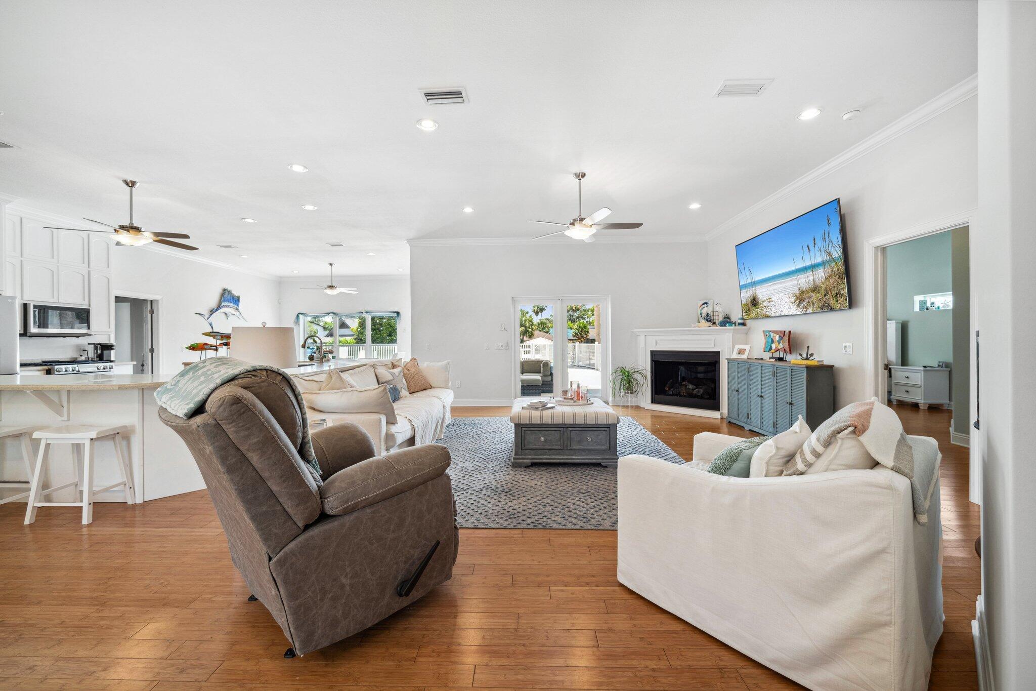 BAY POINT UNIT 1 - Residential