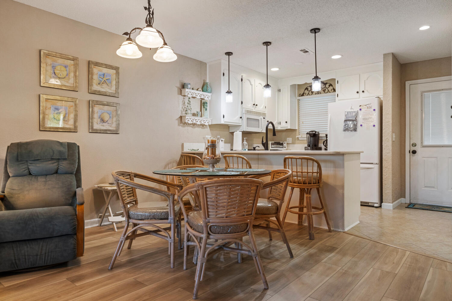 VILLA CHATEAUS - Residential