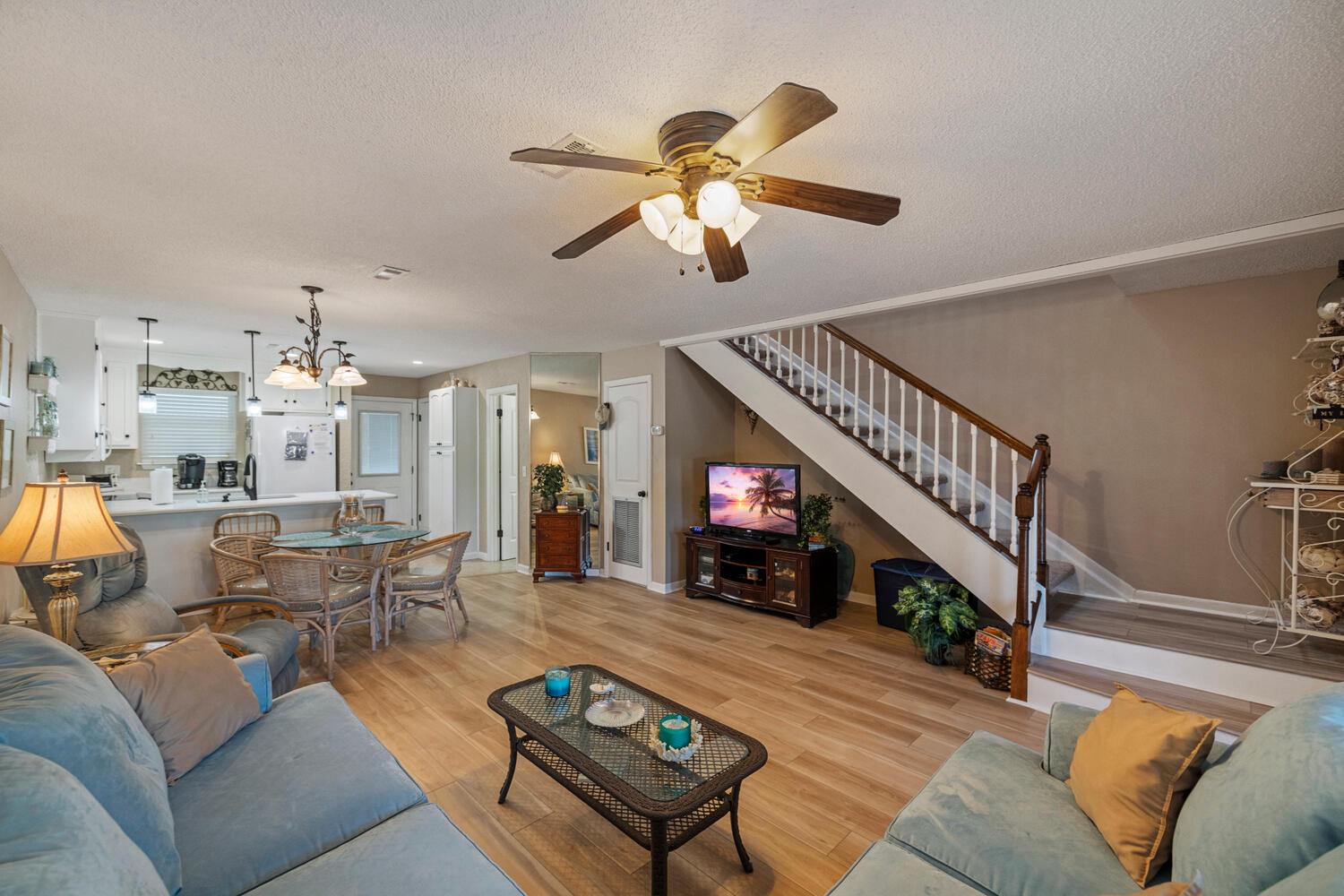 VILLA CHATEAUS - Residential