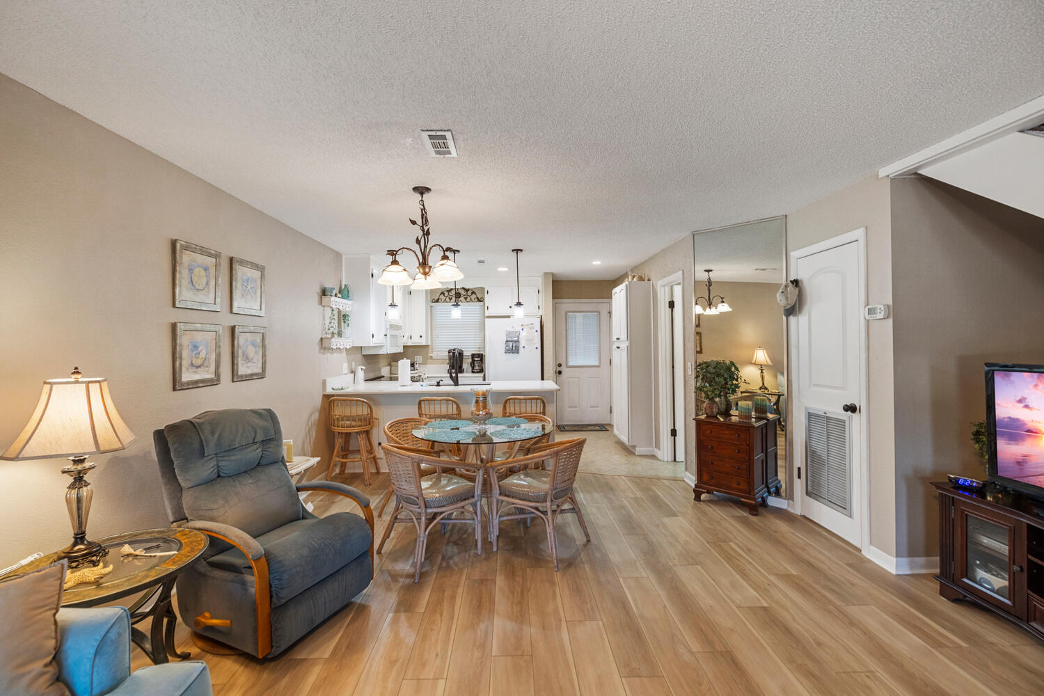 VILLA CHATEAUS - Residential