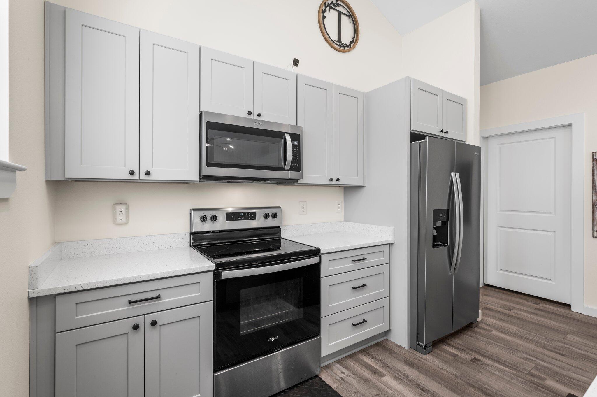 OAKWOOD LAKES ESTATES - Residential