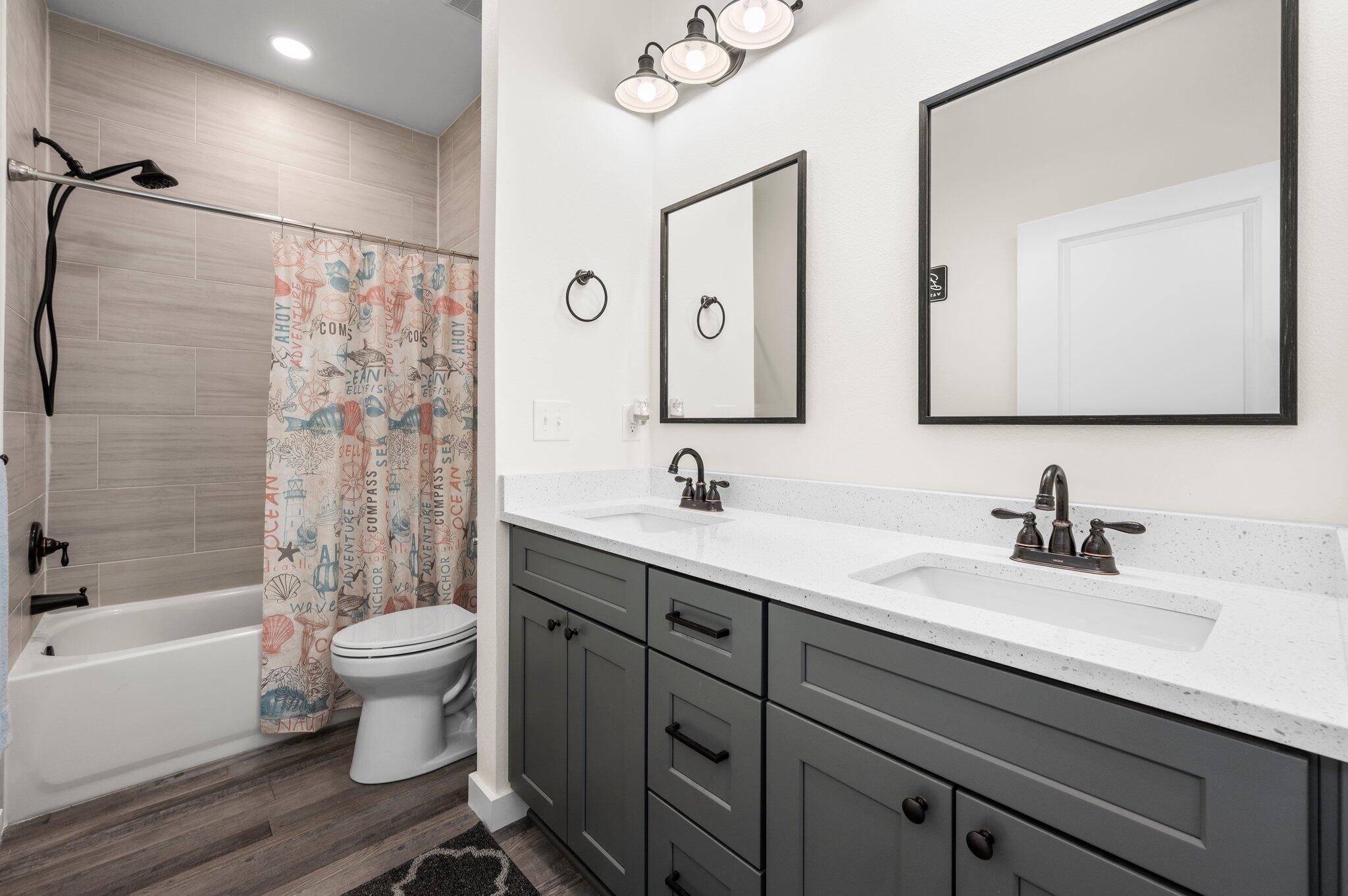 OAKWOOD LAKES ESTATES - Residential