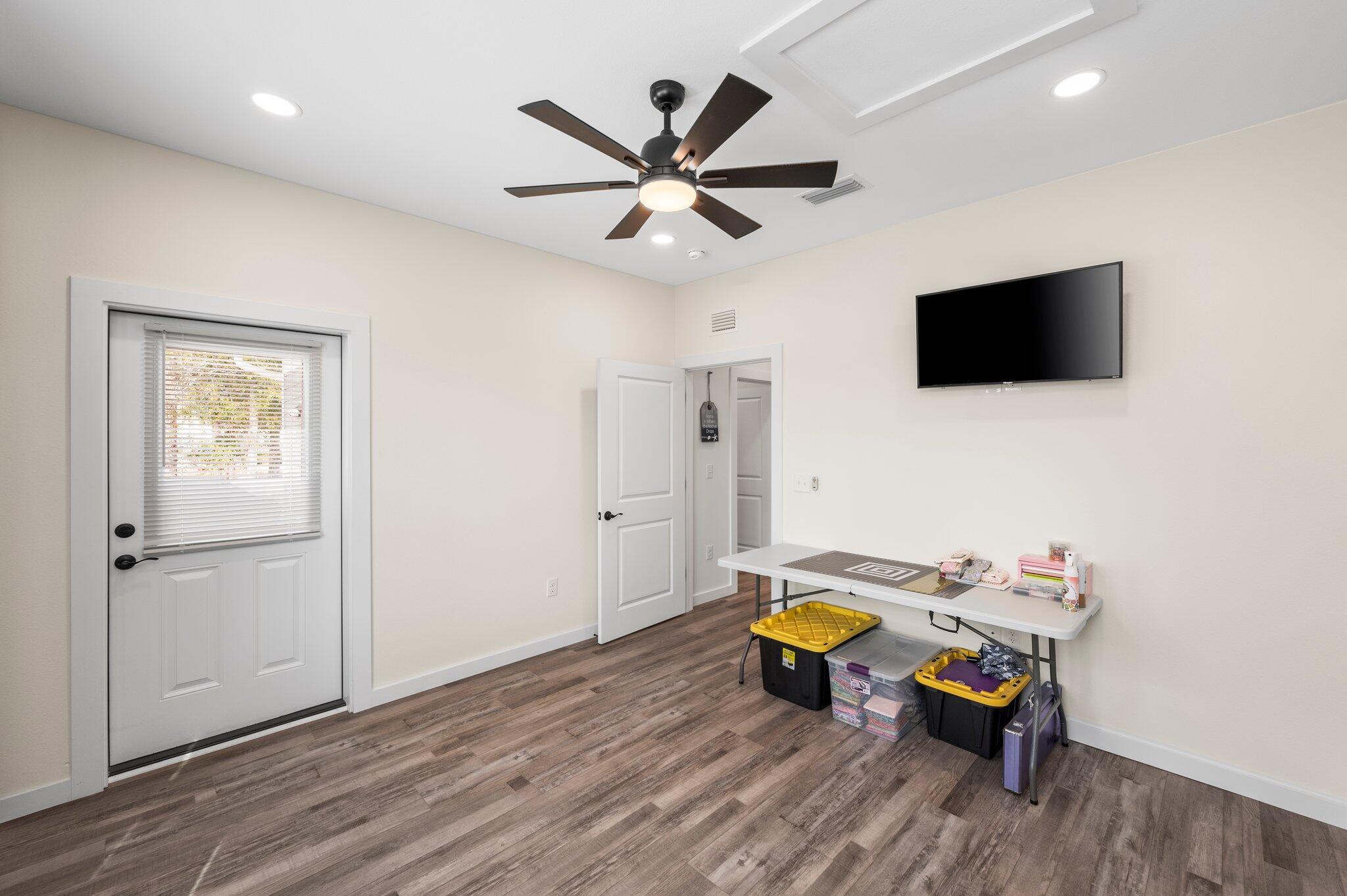 OAKWOOD LAKES ESTATES - Residential