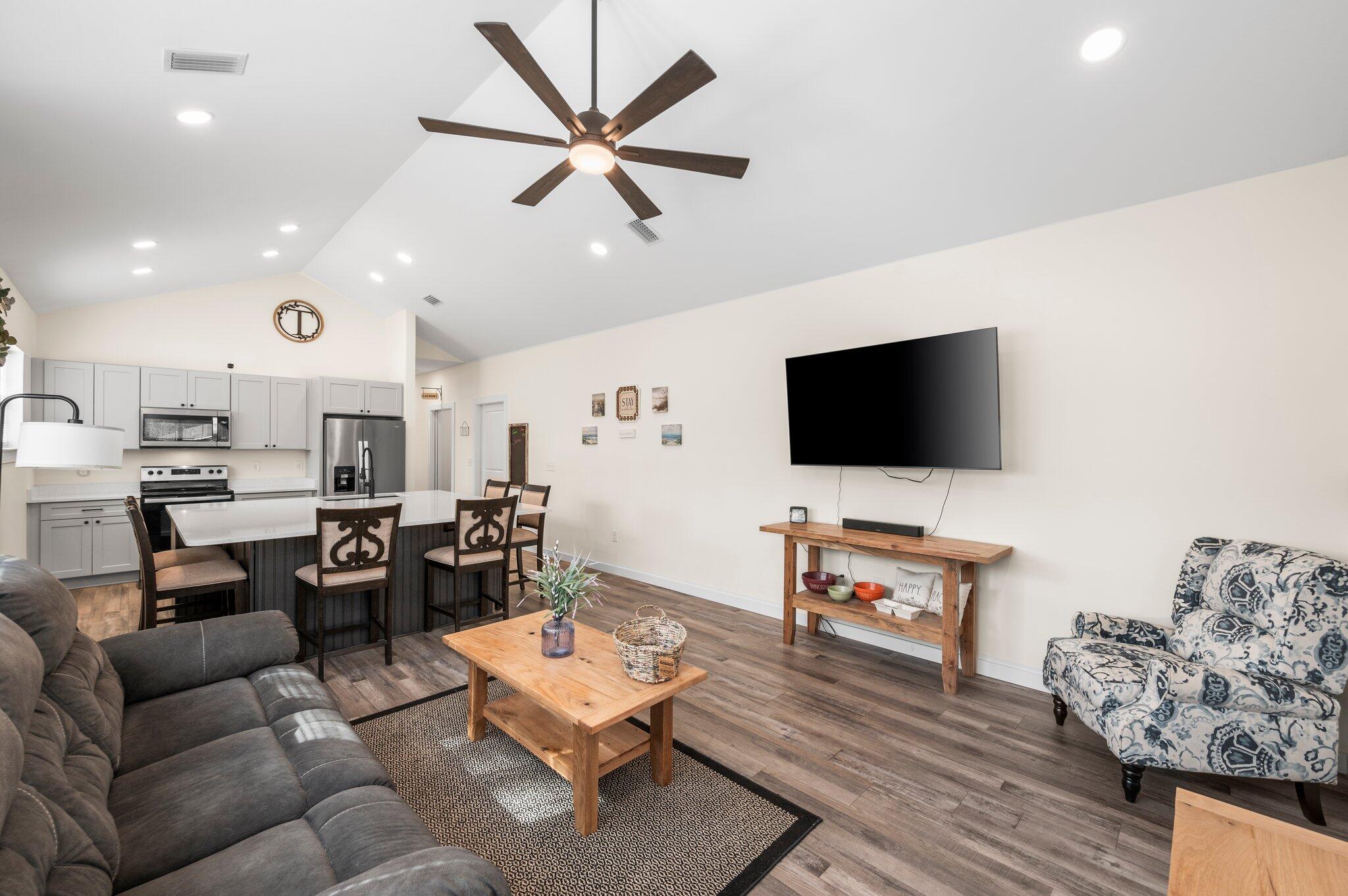 OAKWOOD LAKES ESTATES - Residential