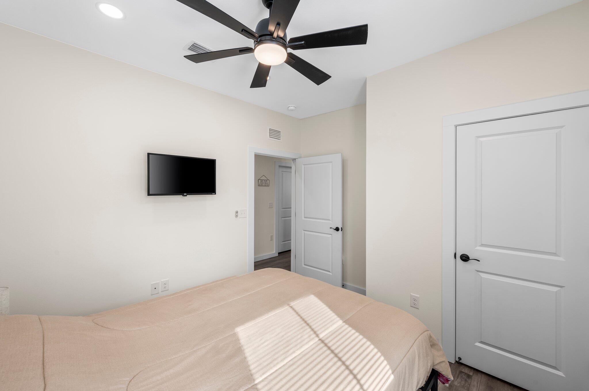 OAKWOOD LAKES ESTATES - Residential