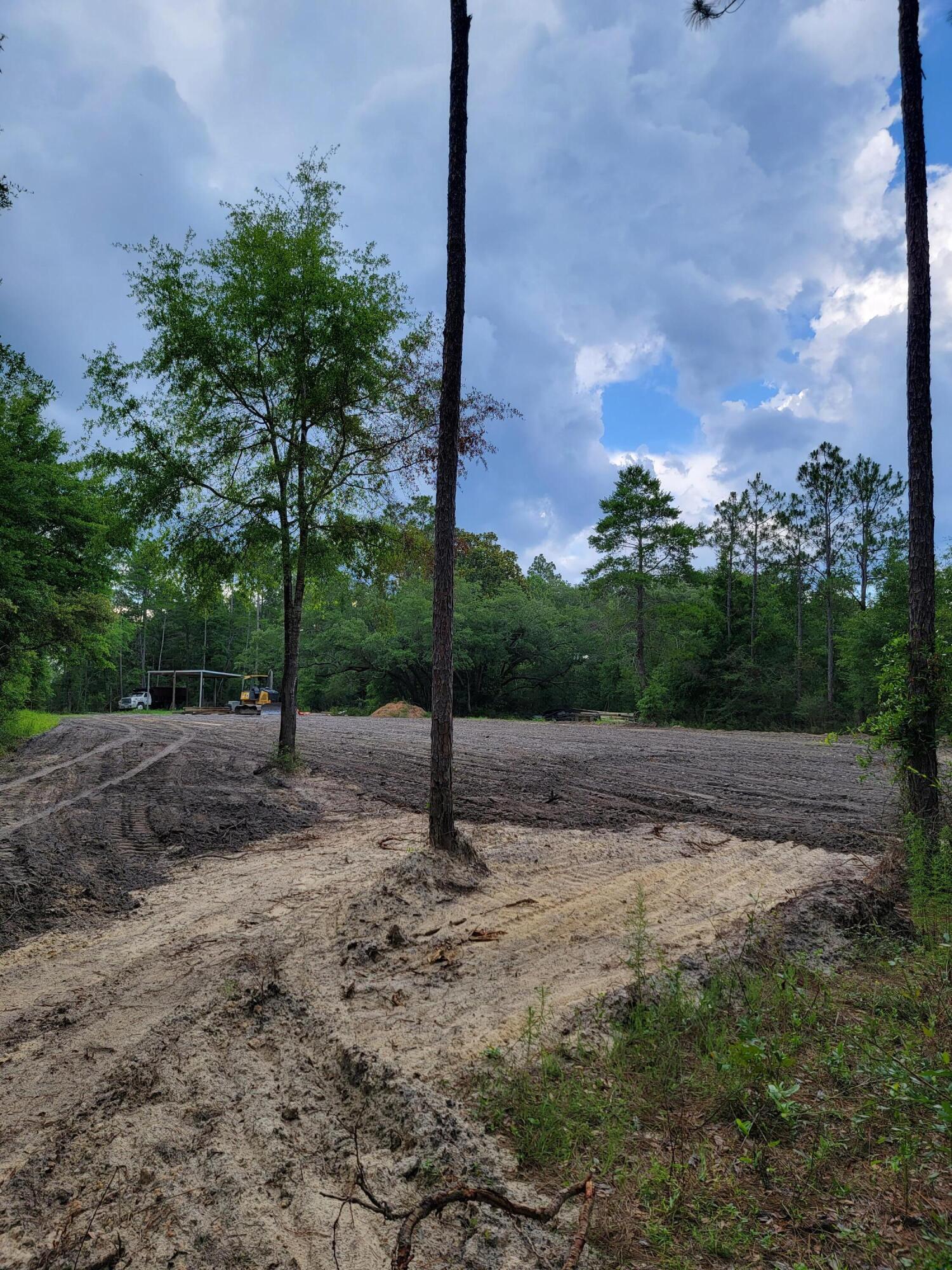 METES & BOUNDS - Land