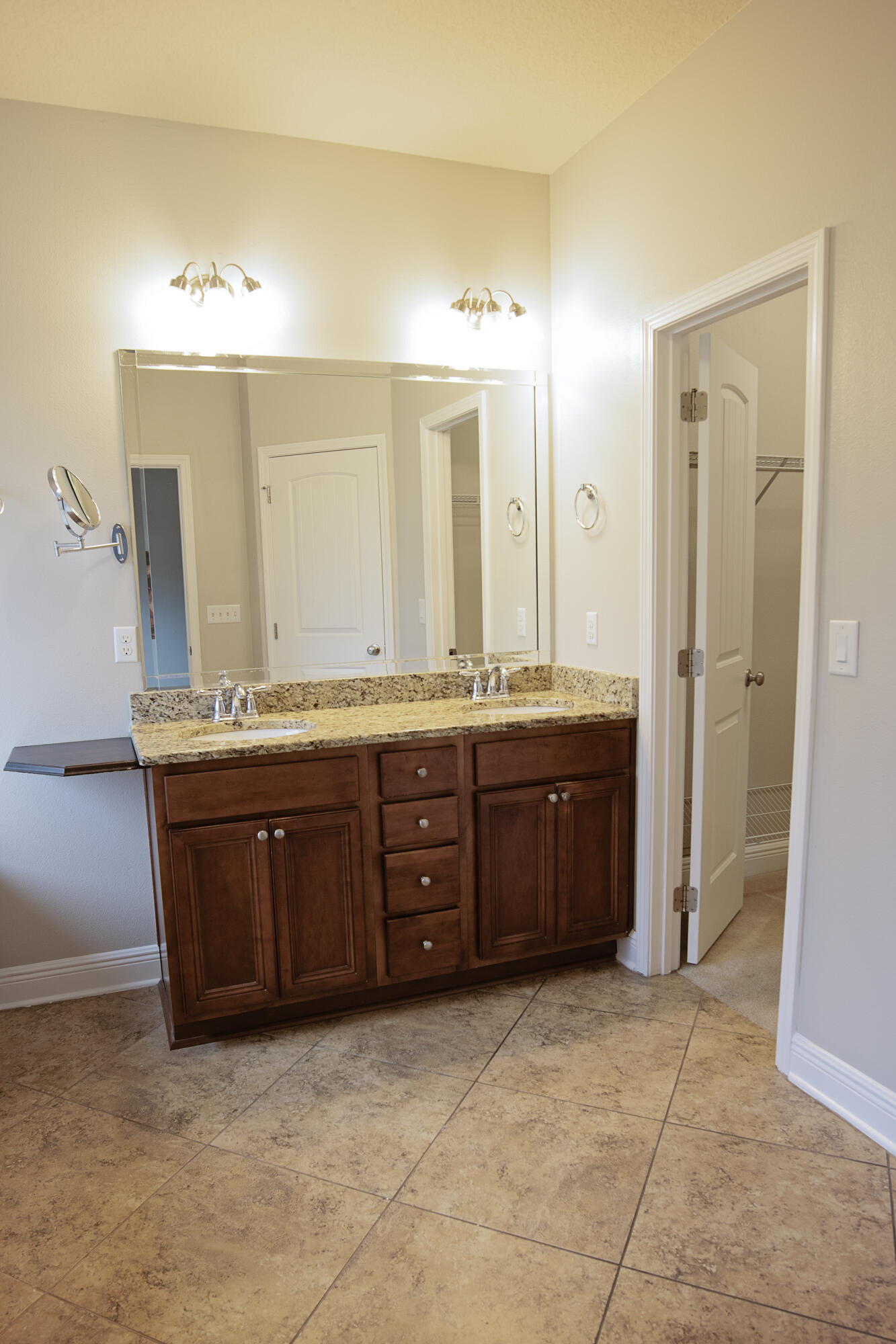 LAGRANGE LANDING - Residential