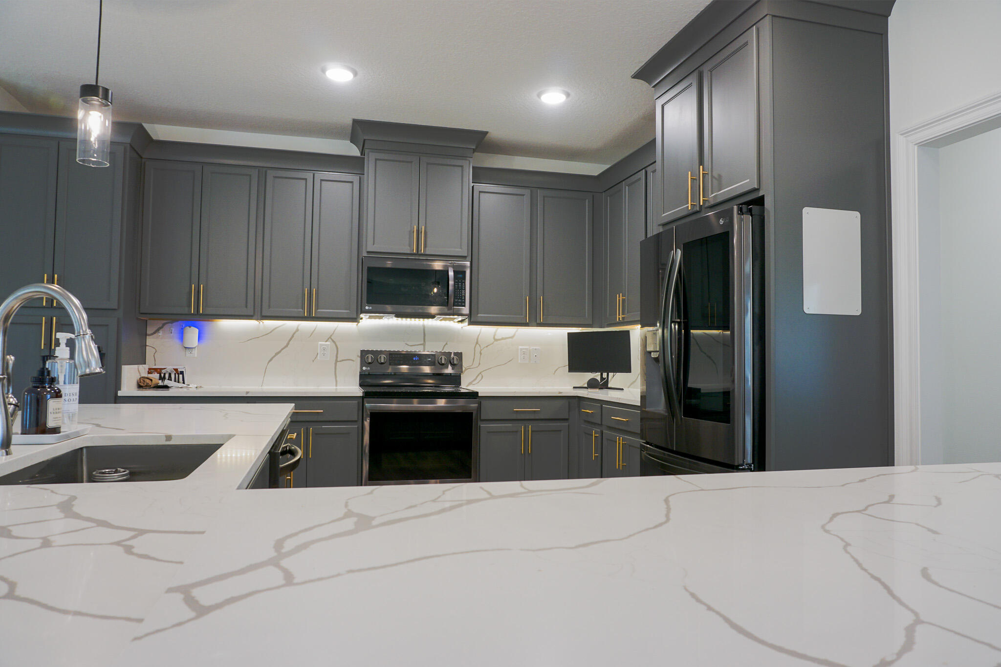 HOMEWOOD EST - Residential Lease