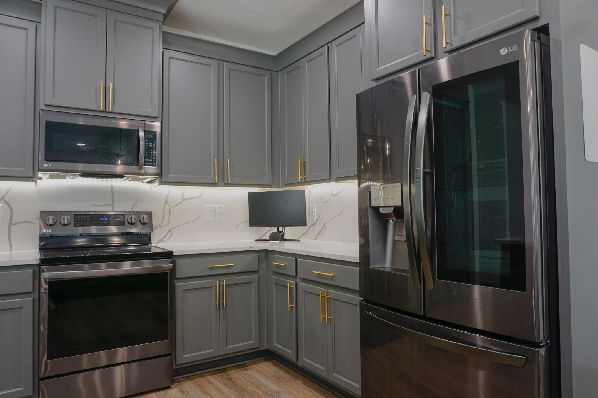 HOMEWOOD EST - Residential Lease