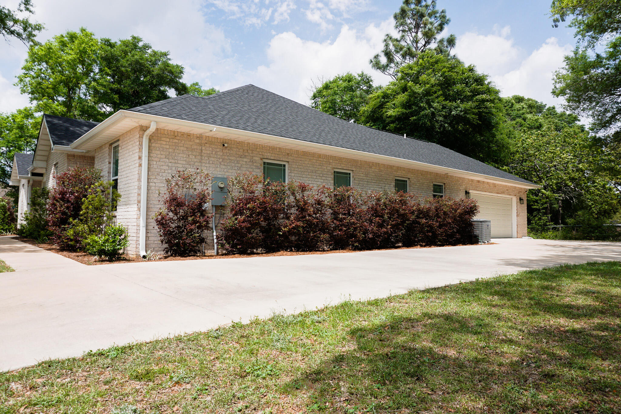HOMEWOOD EST - Residential Lease