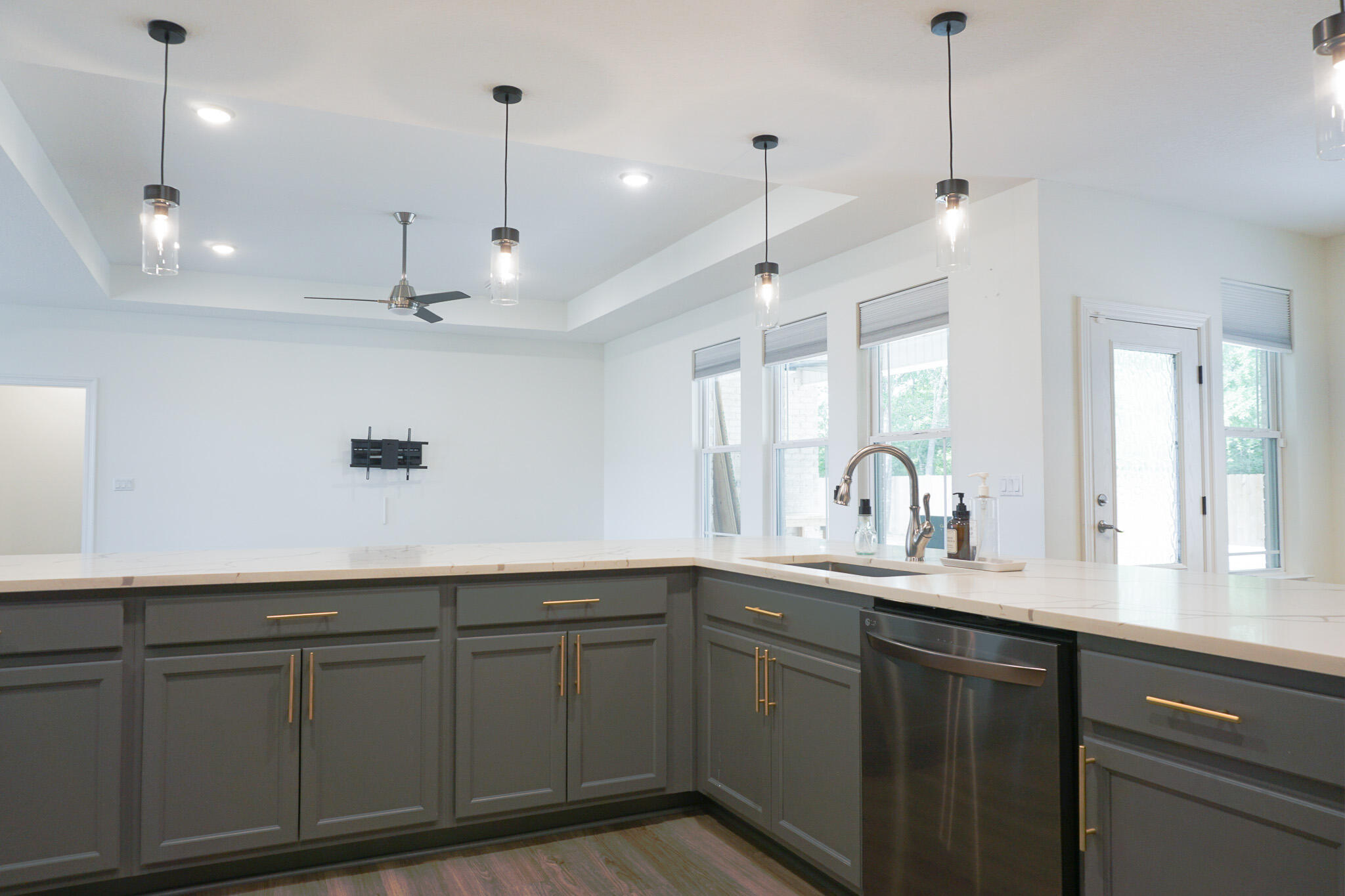 HOMEWOOD EST - Residential Lease