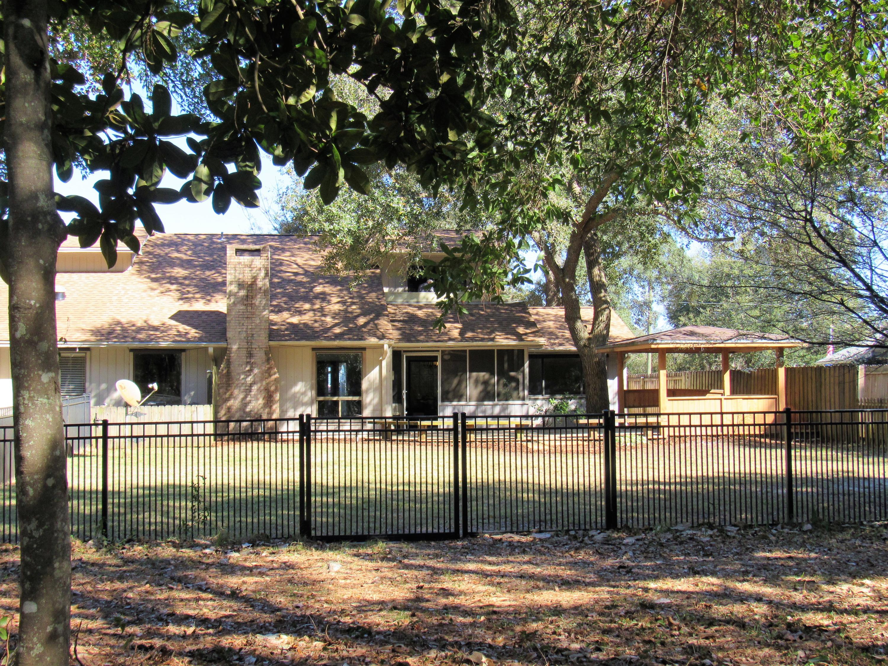 PINEWOOD ESTATES 2 - Residential