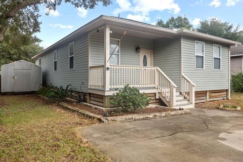 A home in Niceville