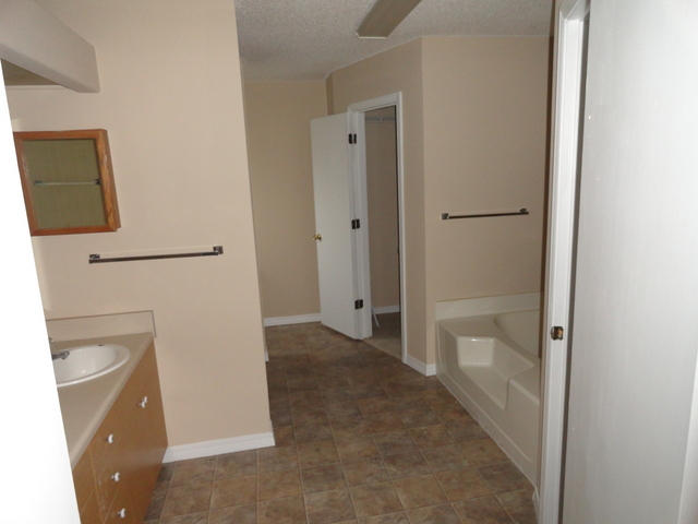 COUNTRYVIEW ESTATES 4TH ADDN - Residential