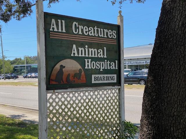 Just closed Veterinary Hospital/Clinic across from Fort Walton BMW on Beal Pkwy, has 8 Kennel stalls and exam rooms and waiting room, can have a different use, excellent location and visibility near the Hospital and medical area