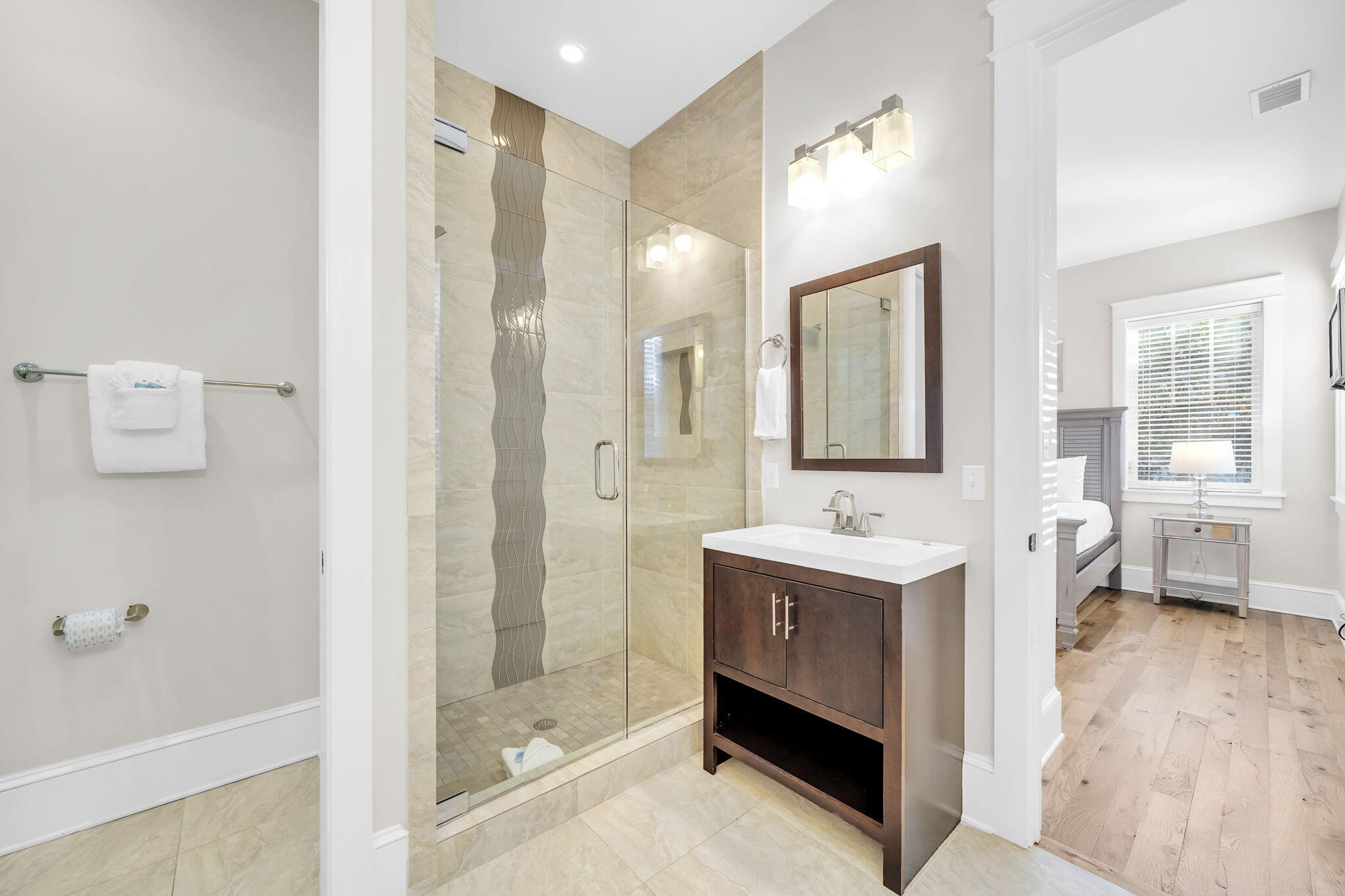 COTTAGES AT EASTERN LAKE - Residential