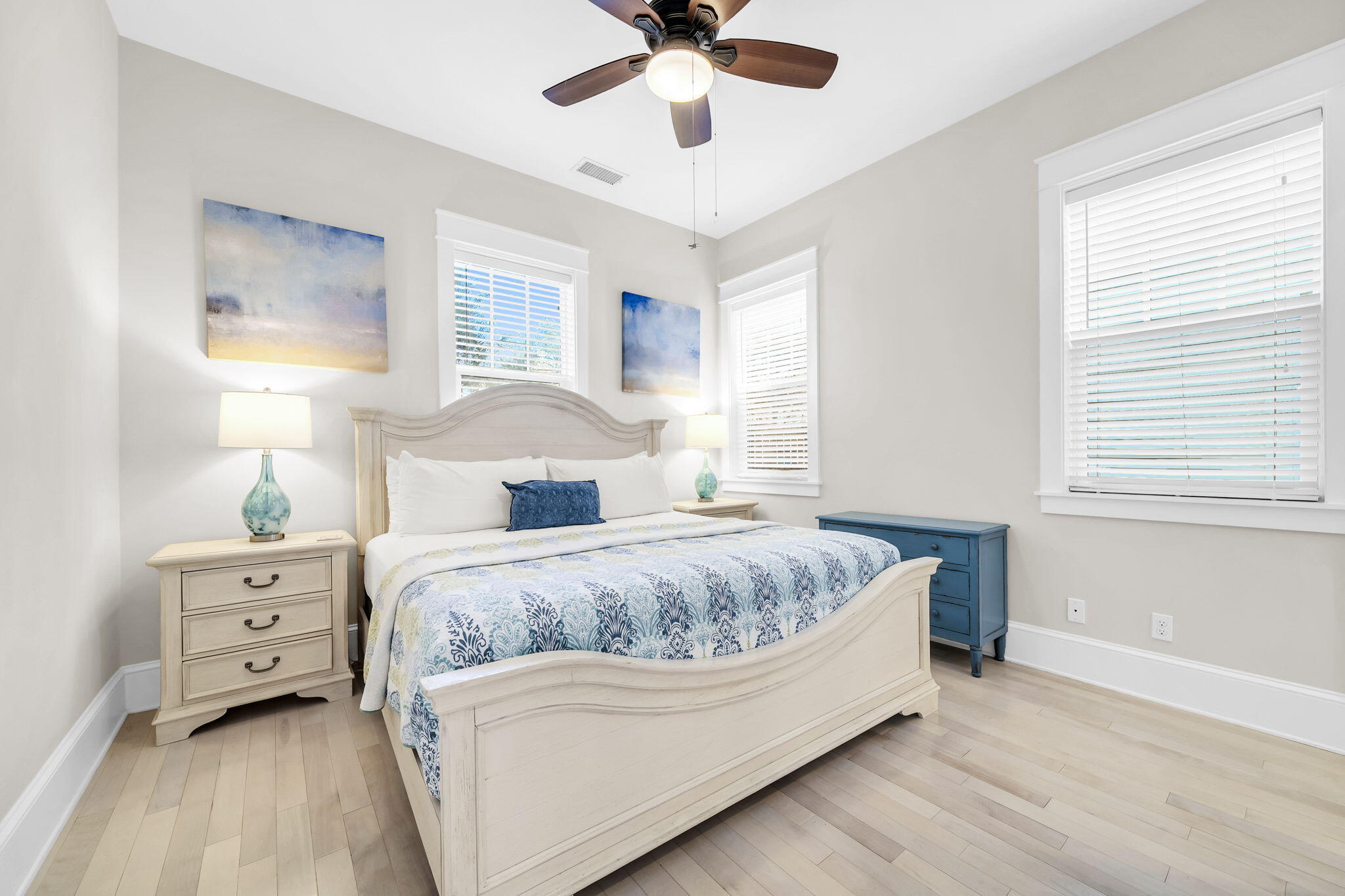 COTTAGES AT EASTERN LAKE - Residential