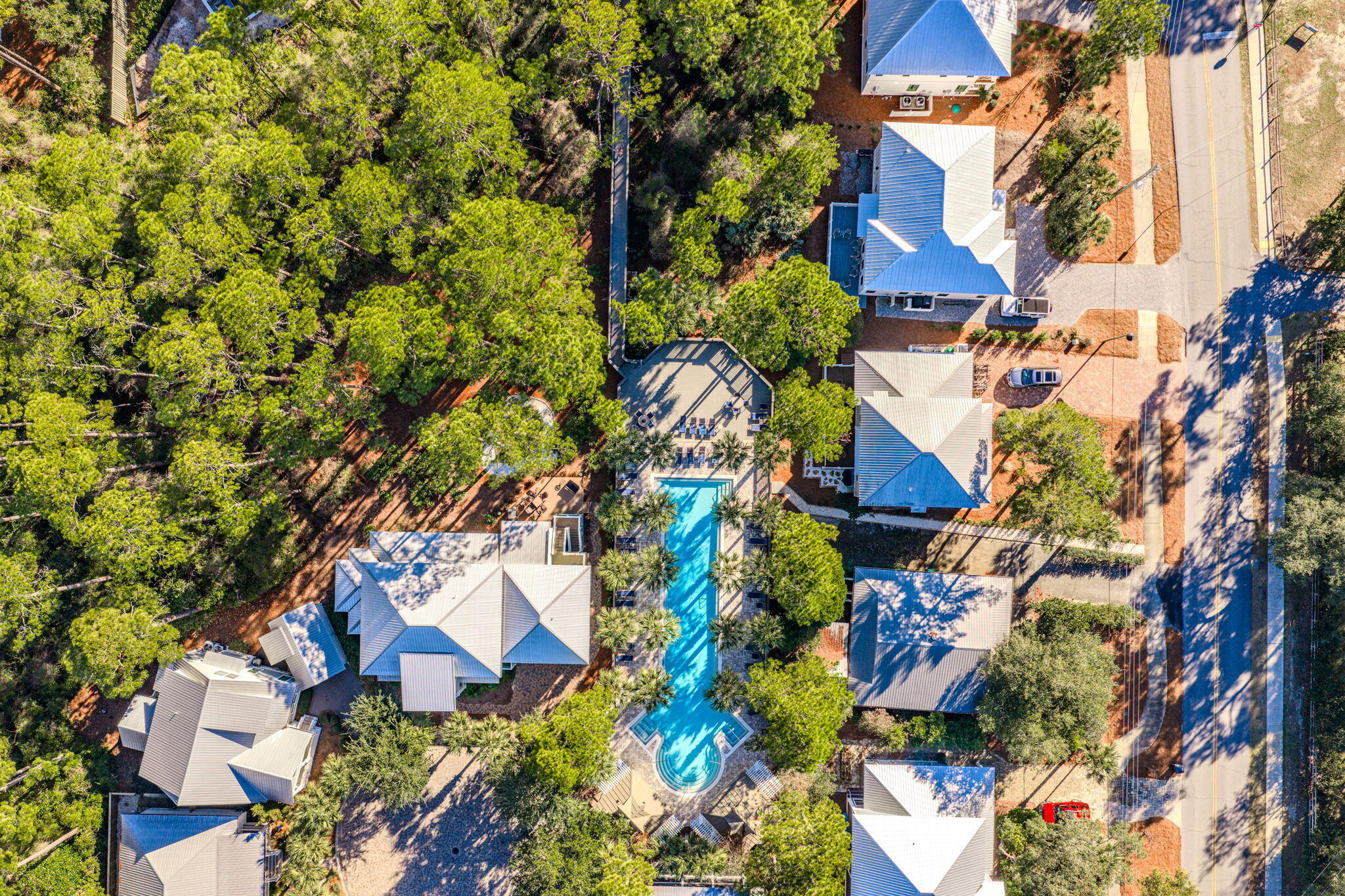 COTTAGES AT EASTERN LAKE - Residential