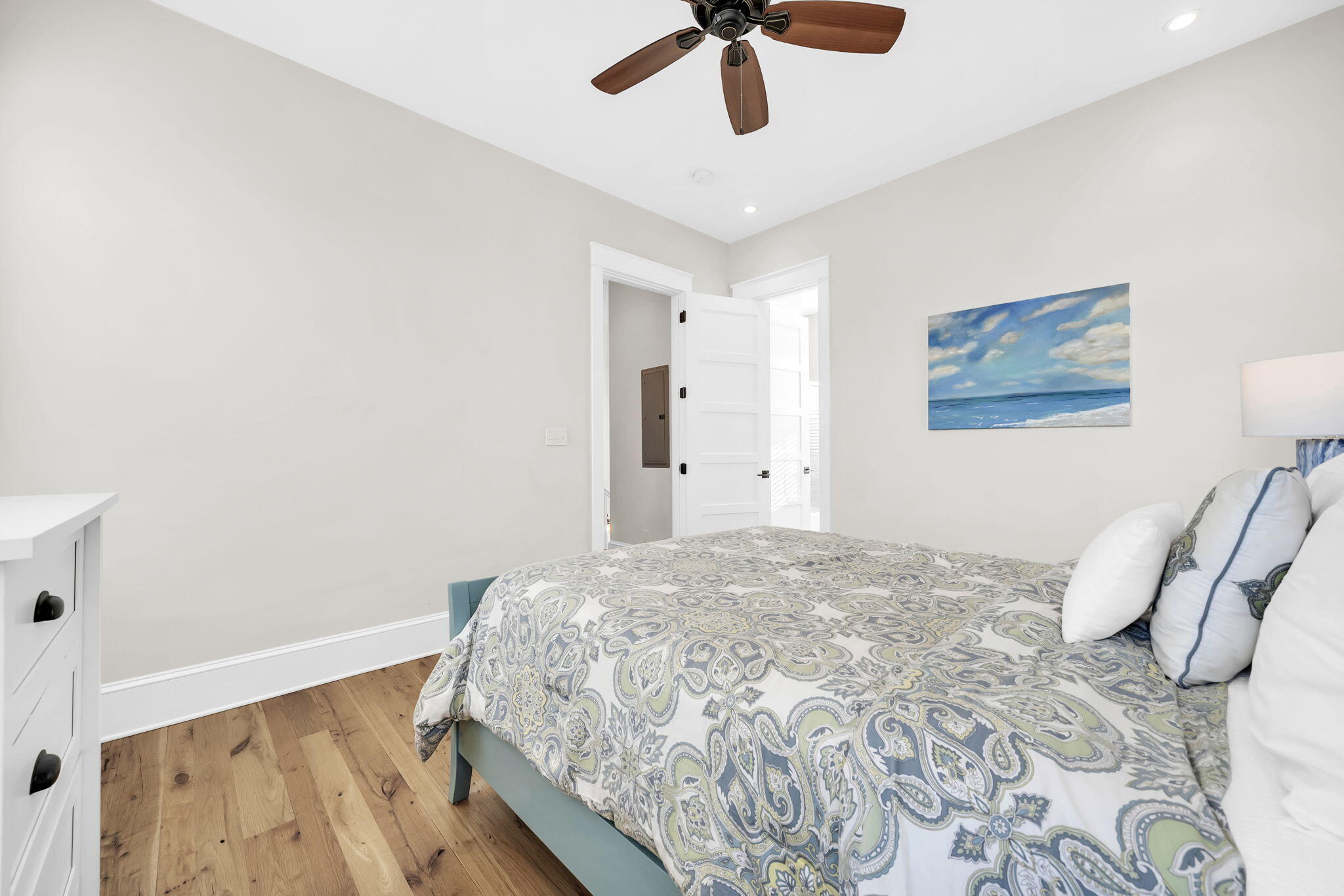 COTTAGES AT EASTERN LAKE - Residential