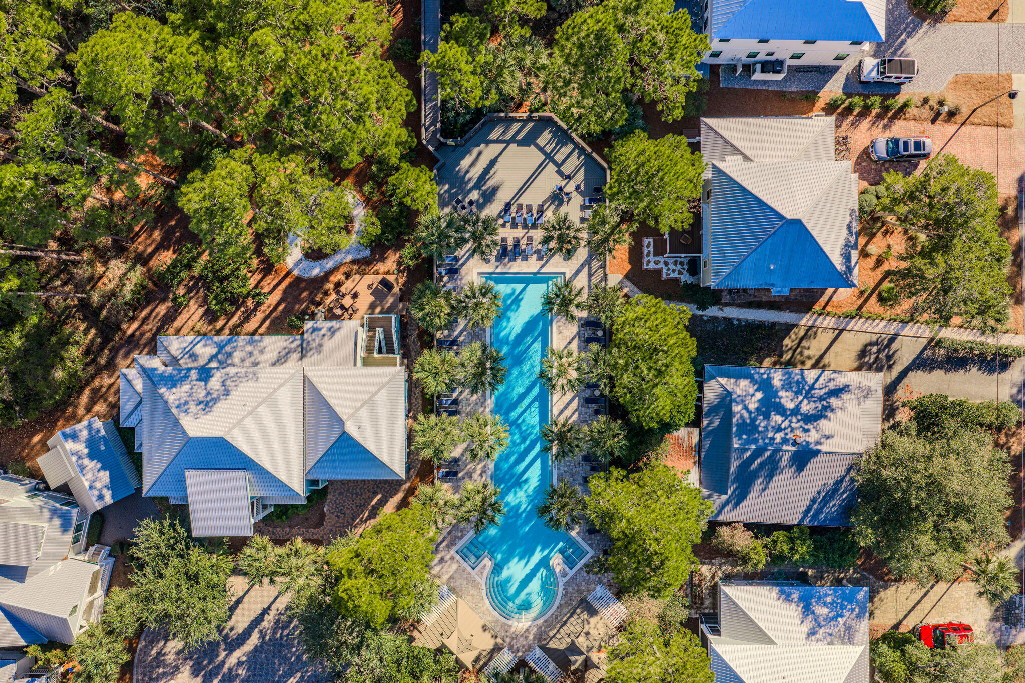 COTTAGES AT EASTERN LAKE - Residential