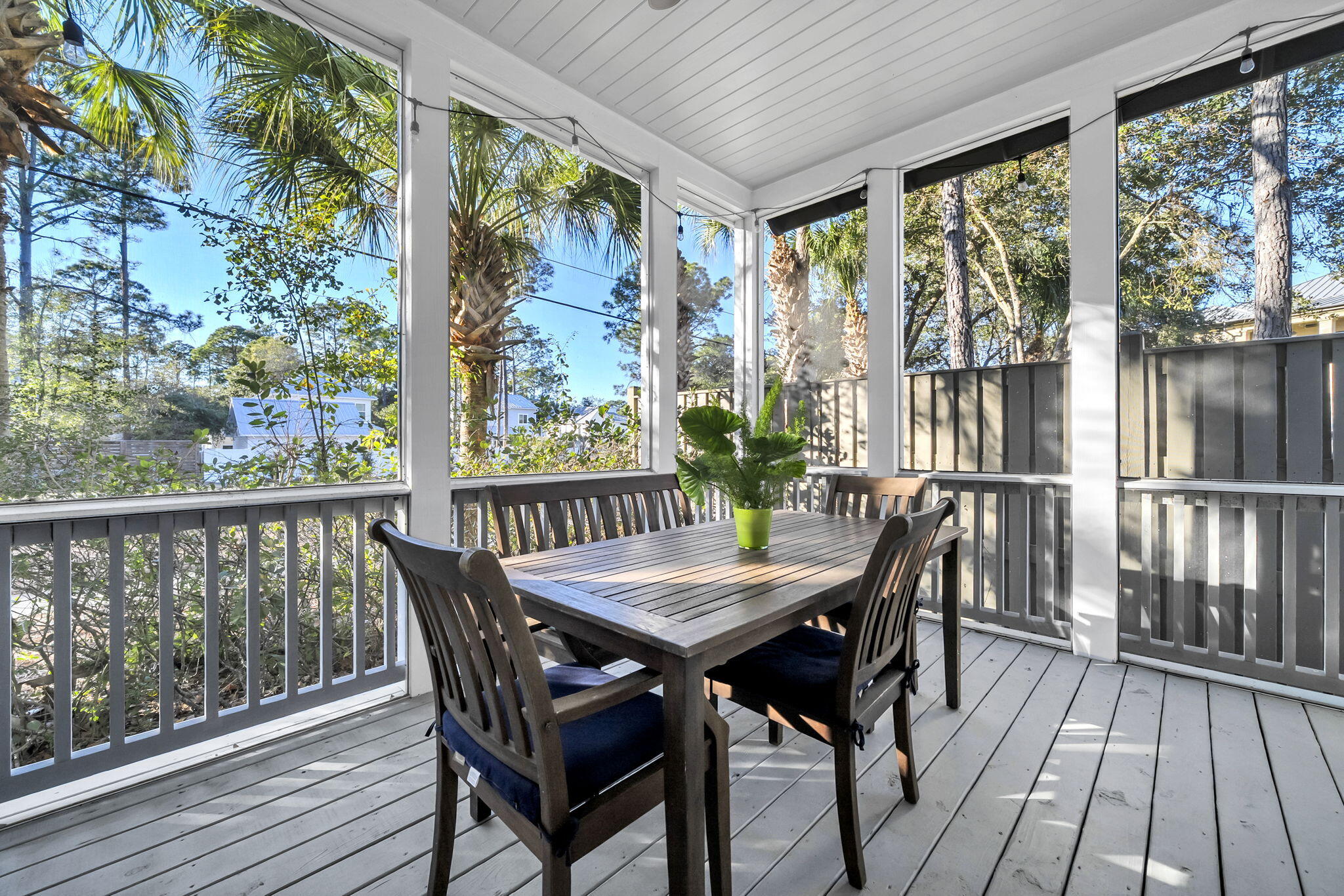 COTTAGES AT EASTERN LAKE - Residential