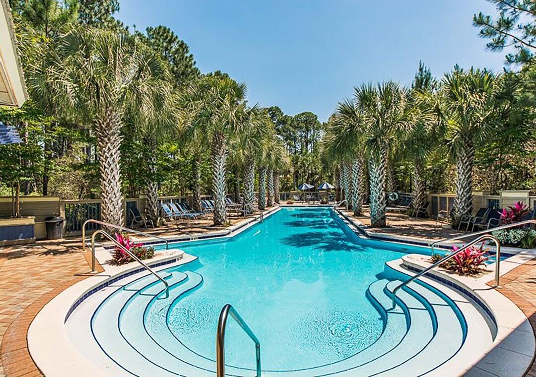 COTTAGES AT EASTERN LAKE - Residential