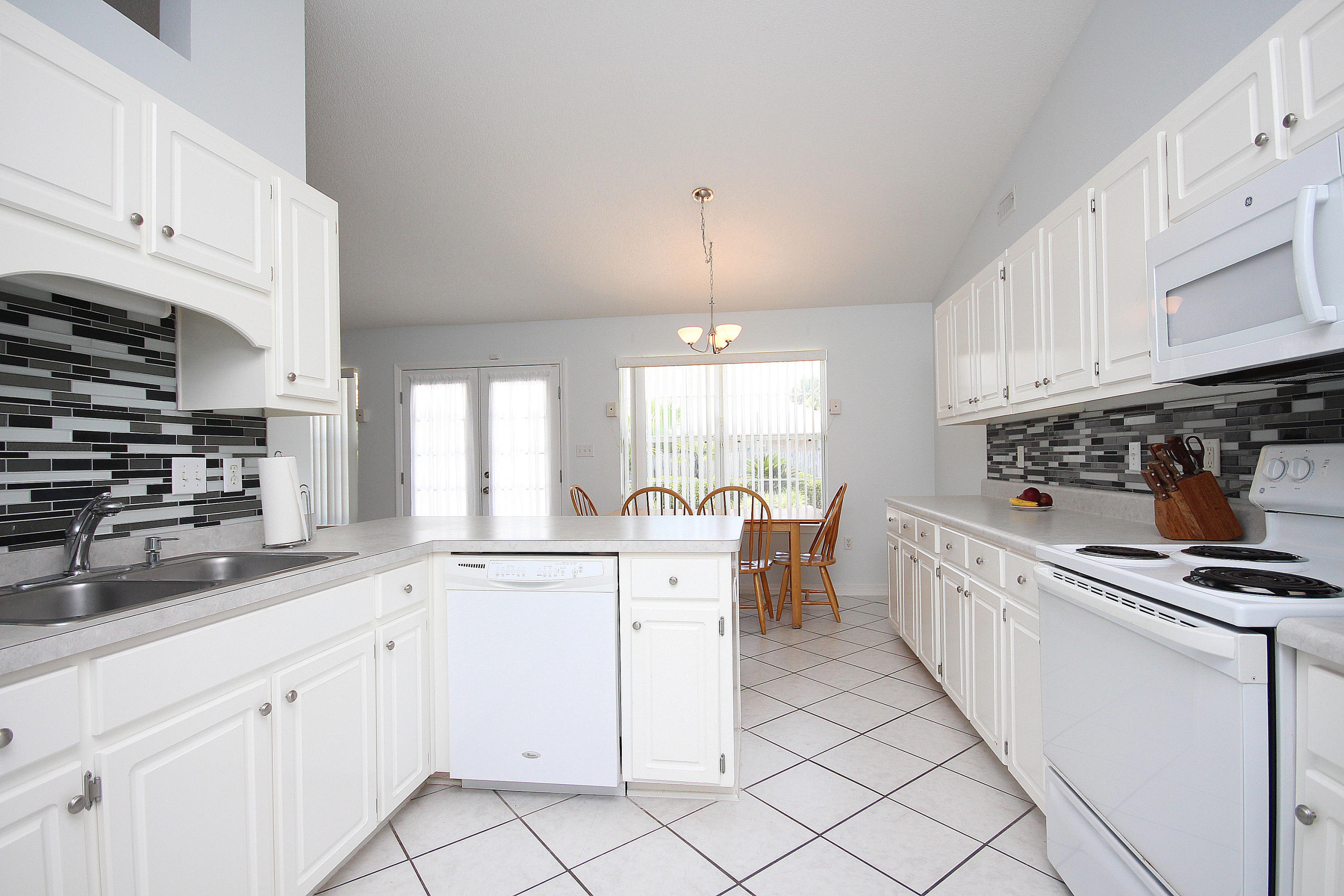 HAMPTON RIDGE ESTATES - Residential