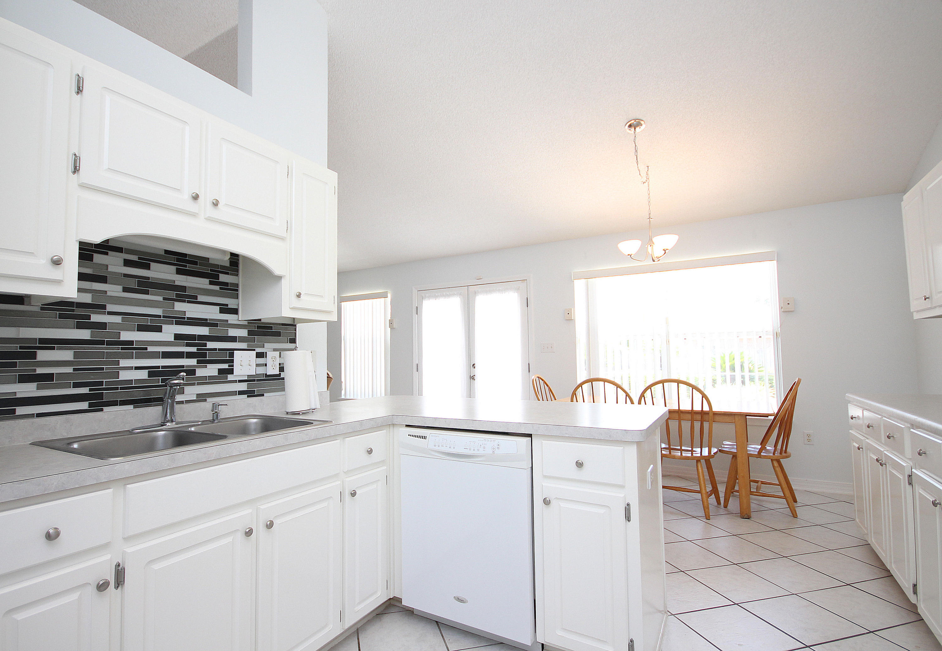 HAMPTON RIDGE ESTATES - Residential