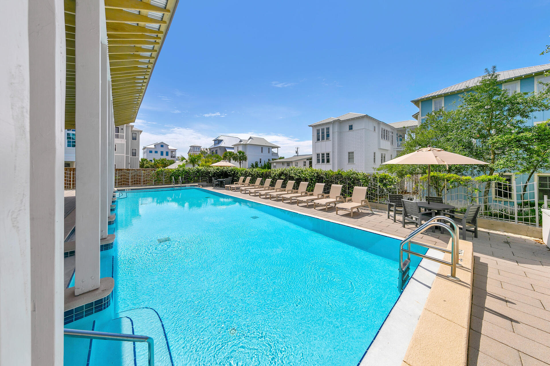 SUMMER'S EDGE - Residential