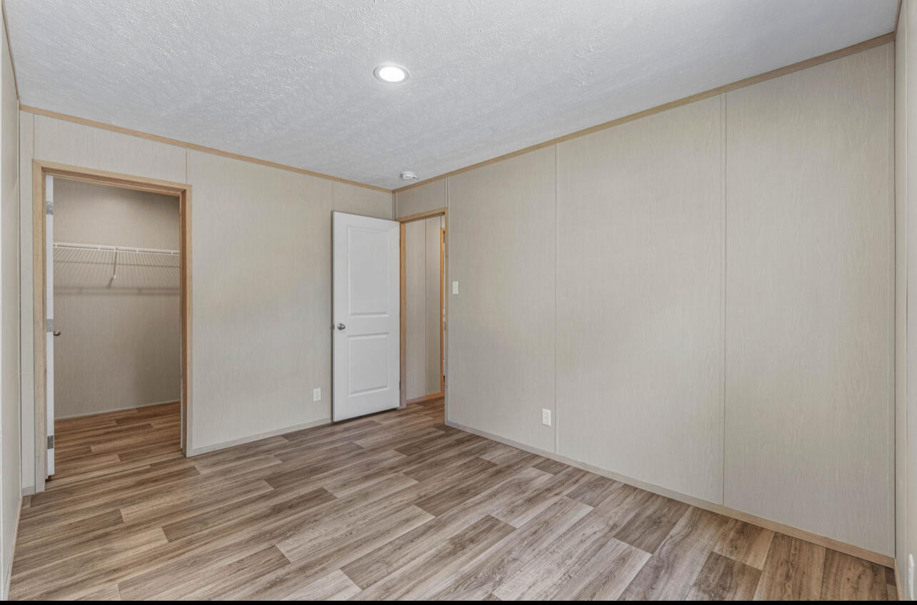OAKWOOD HILLS UNIT 1 - Residential