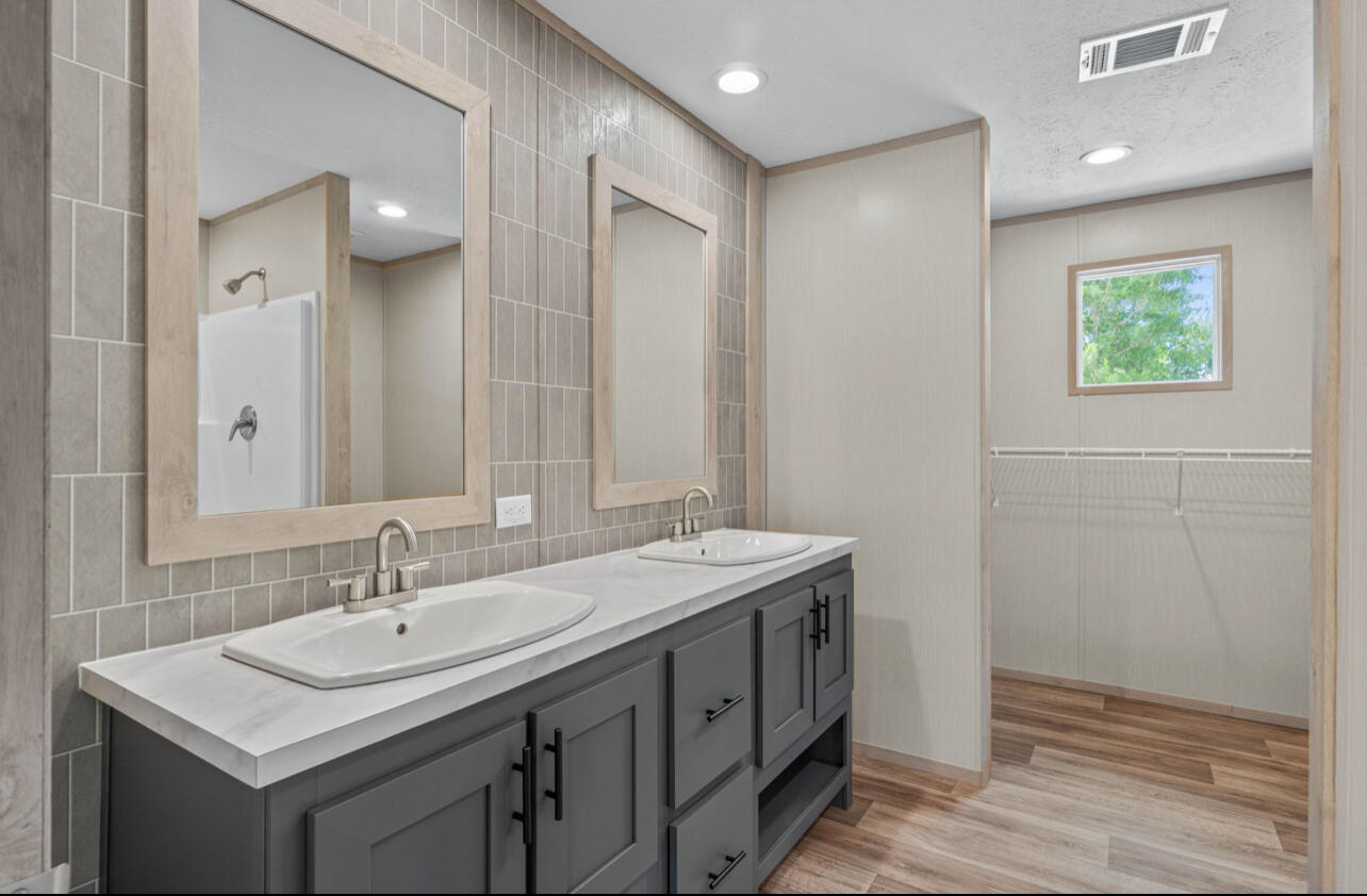 OAKWOOD HILLS UNIT 1 - Residential