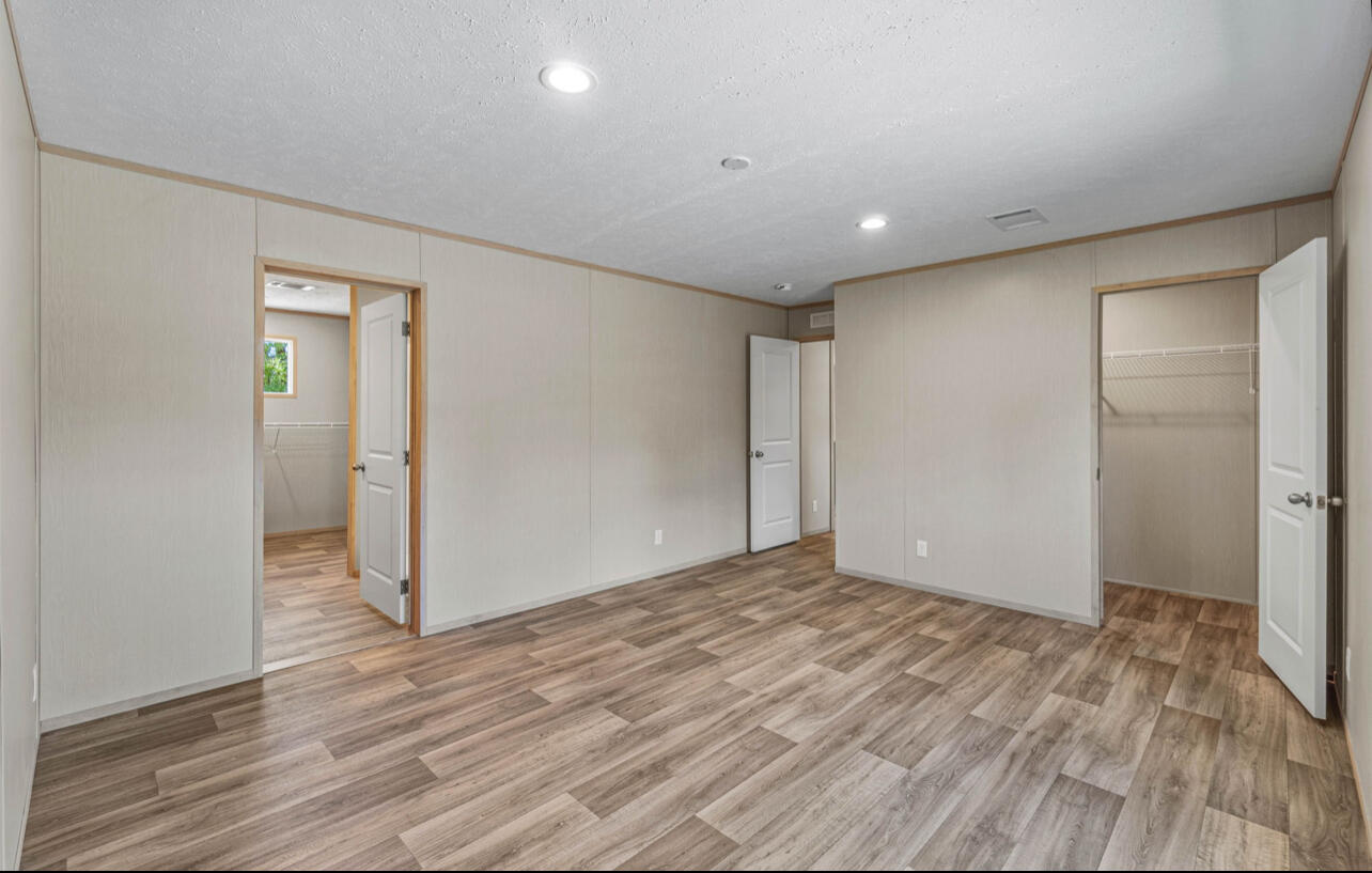 OAKWOOD HILLS UNIT 1 - Residential