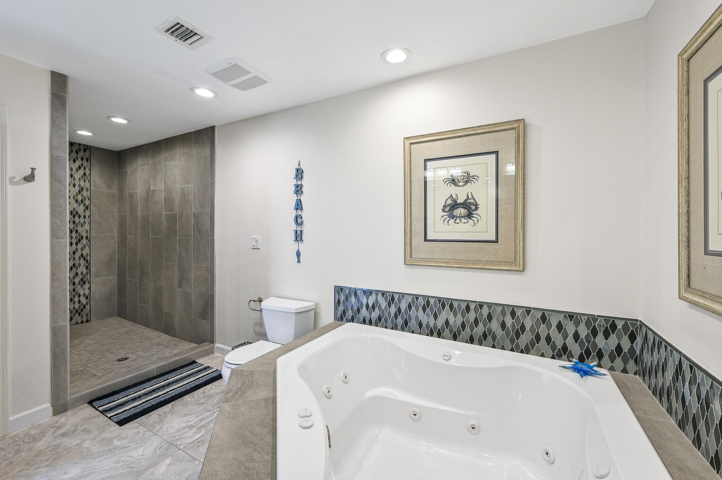 REGENCY TOWERS - Residential