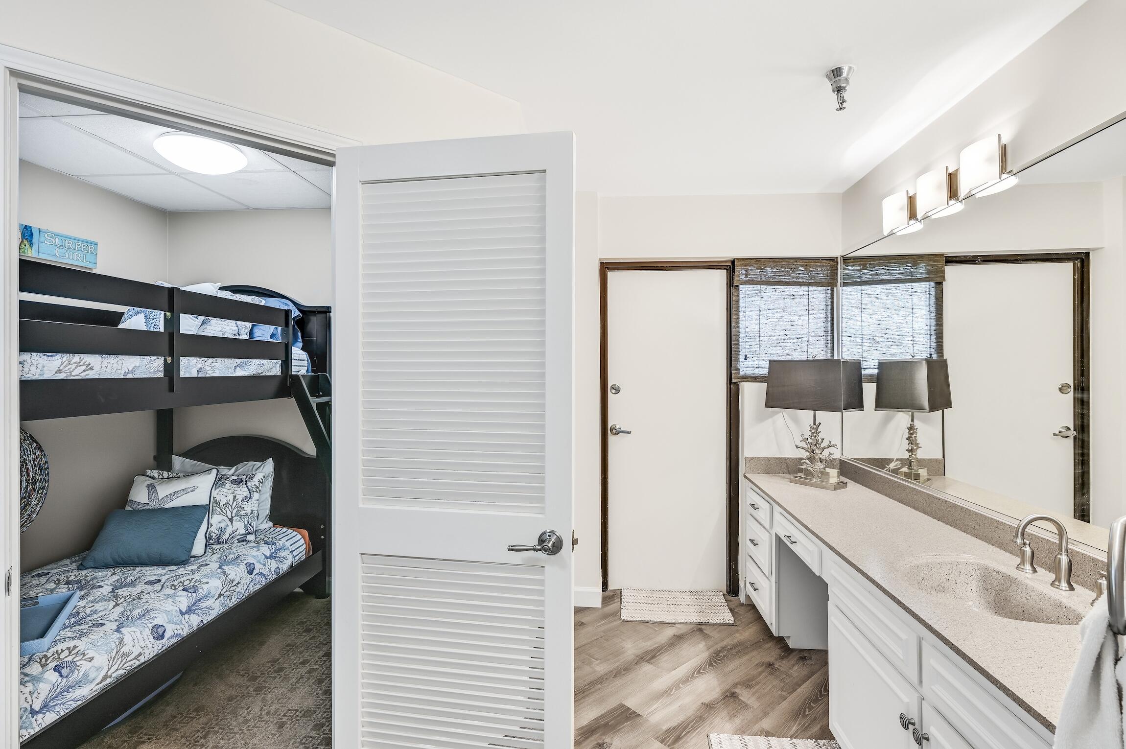 REGENCY TOWERS - Residential