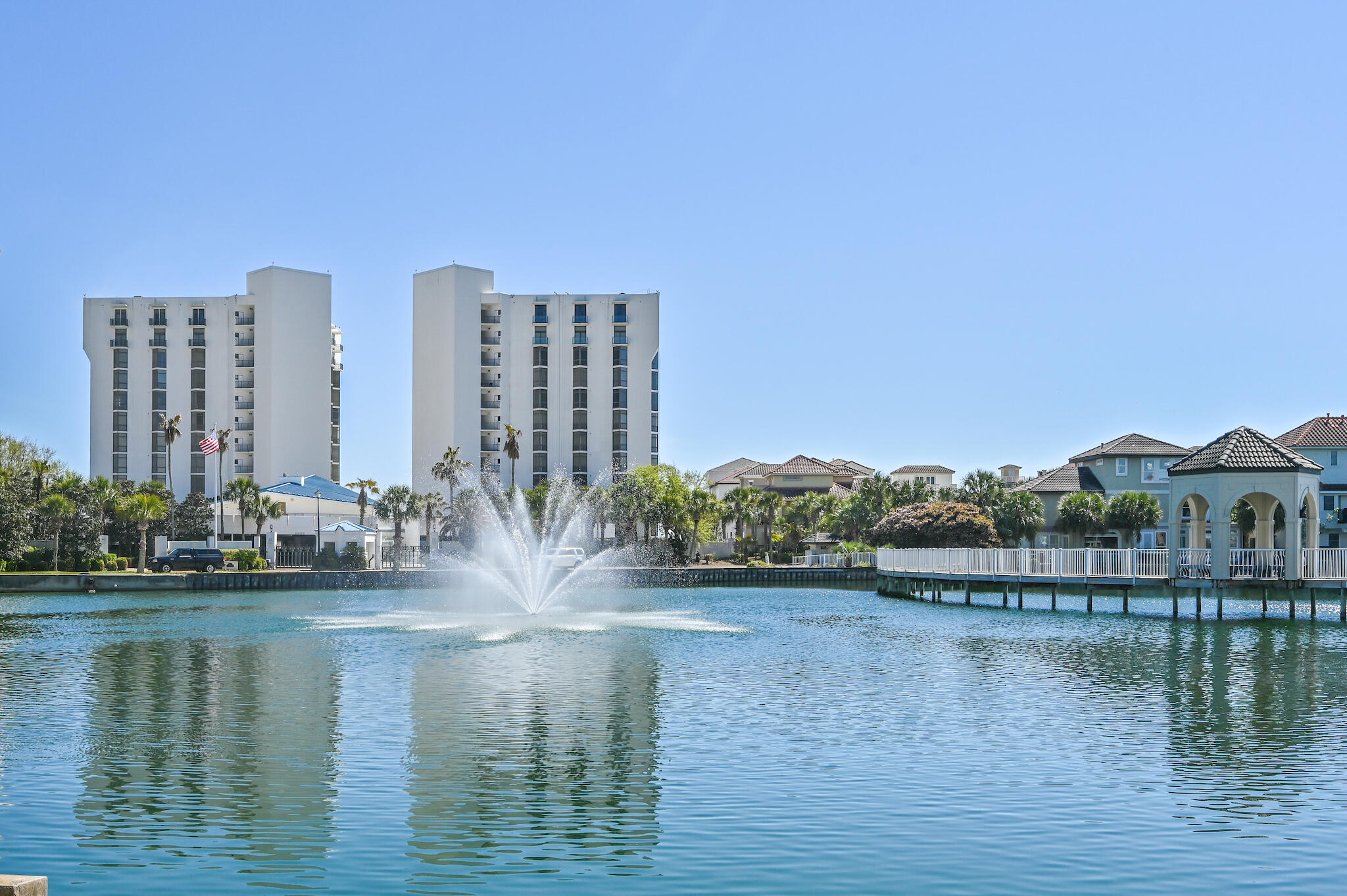 REGENCY TOWERS - Residential