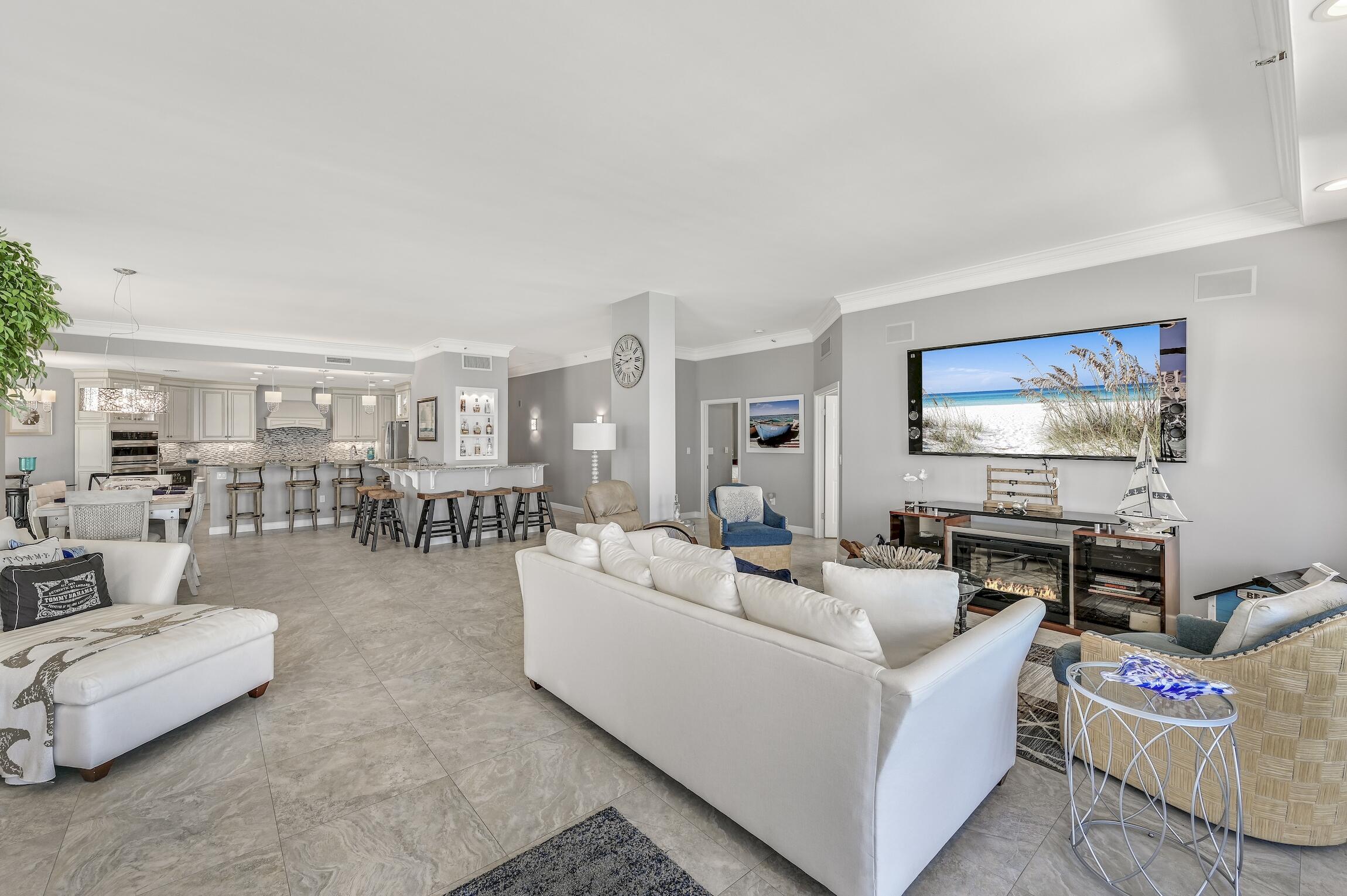 REGENCY TOWERS - Residential