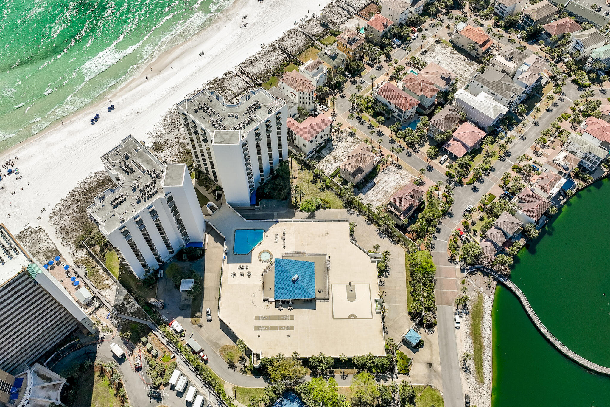 REGENCY TOWERS - Residential