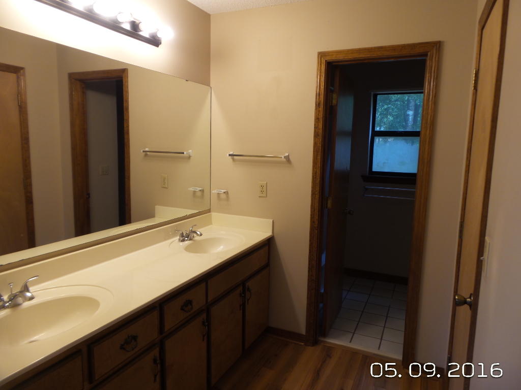 ADAMS POWELL - Residential Lease