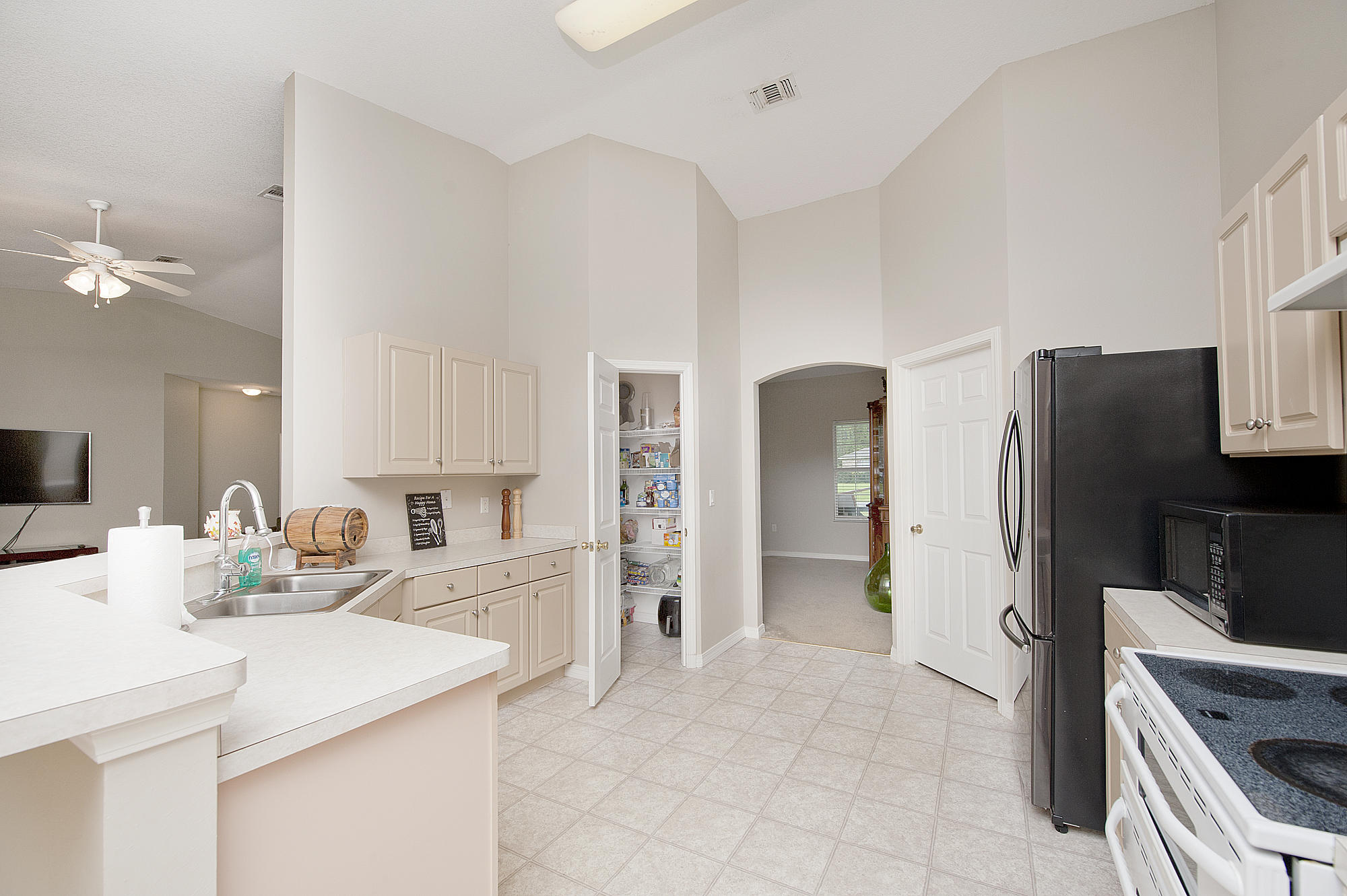 HOLLEY BY THE SEA - Residential