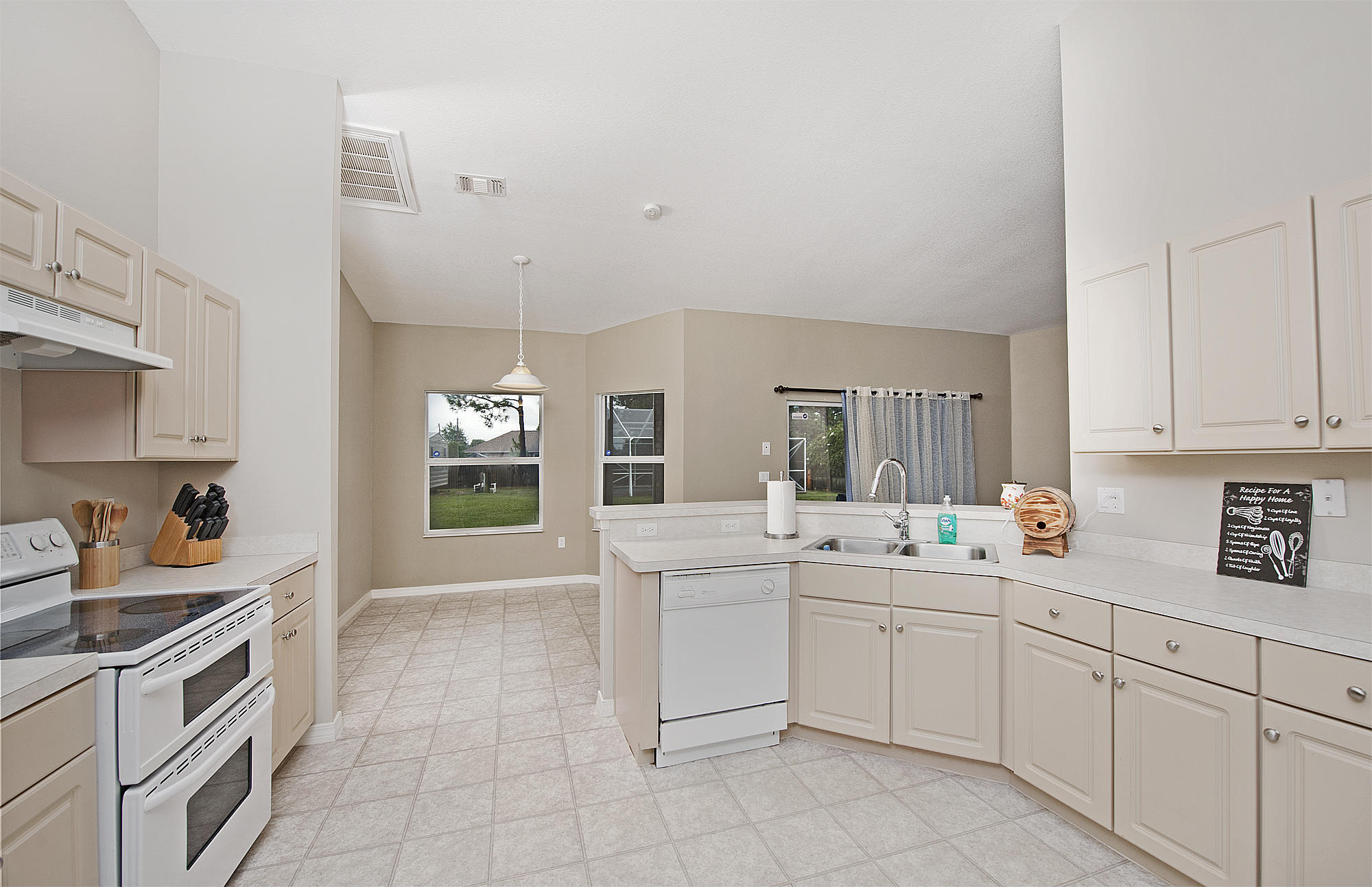 HOLLEY BY THE SEA - Residential