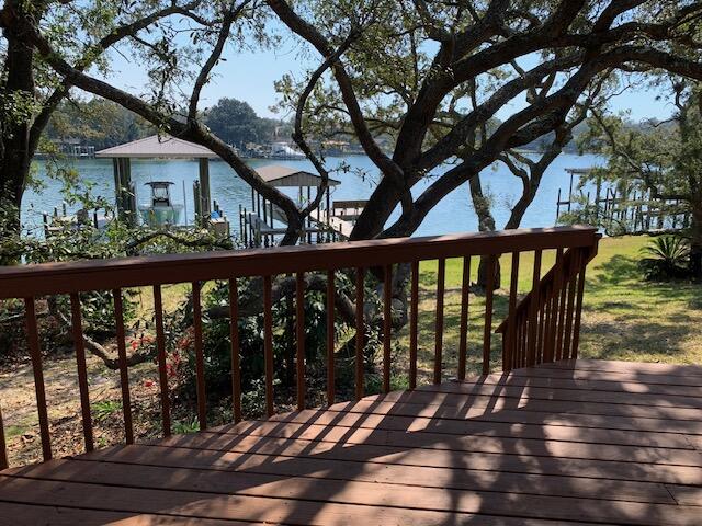 BEG 896 Ft S OF NW COR SEC E85.12 FT S223.28 FT to W/E - Residential