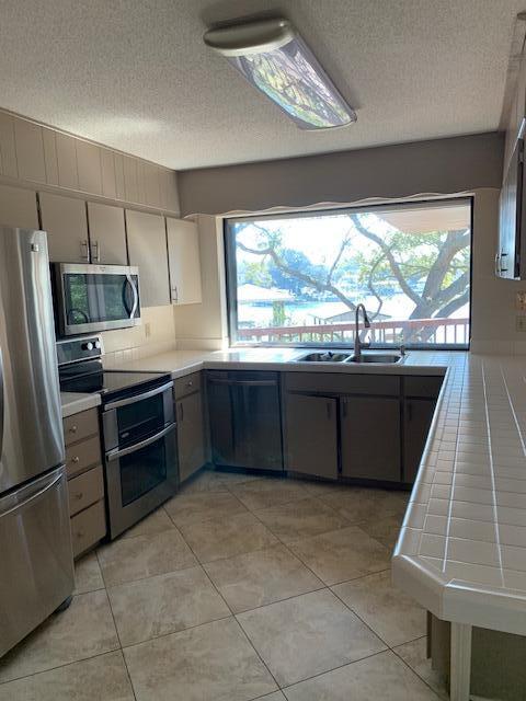 BEG 896 Ft S OF NW COR SEC E85.12 FT S223.28 FT to W/E - Residential