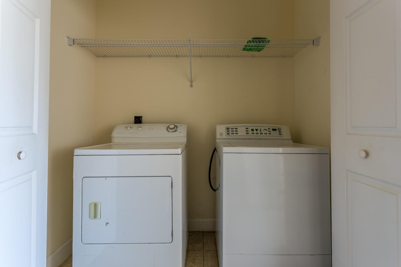 EAGLE BAY - Residential Lease