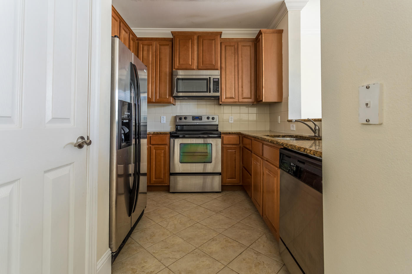 EAGLE BAY - Residential Lease