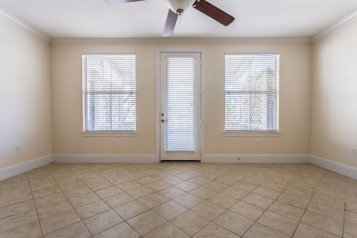 EAGLE BAY - Residential Lease