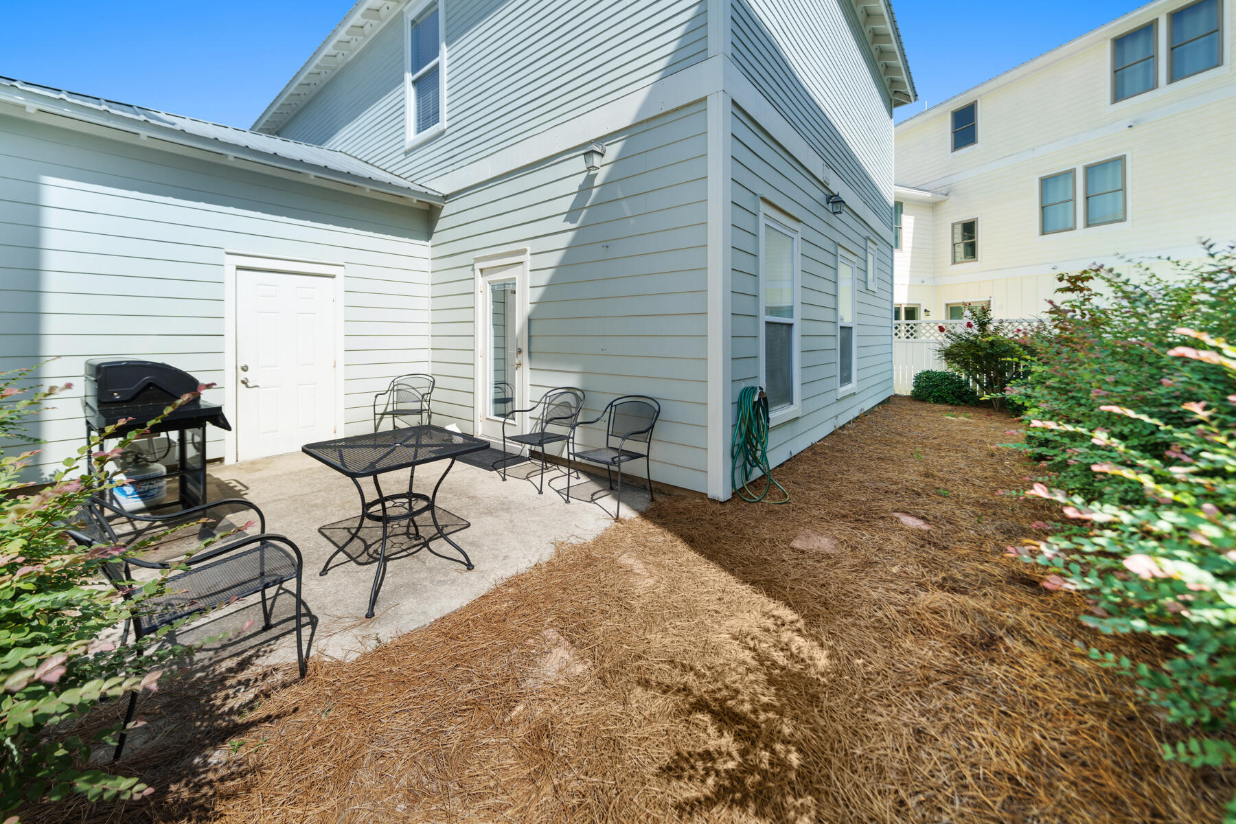 EMERALD WATERS VILLAGE - Residential