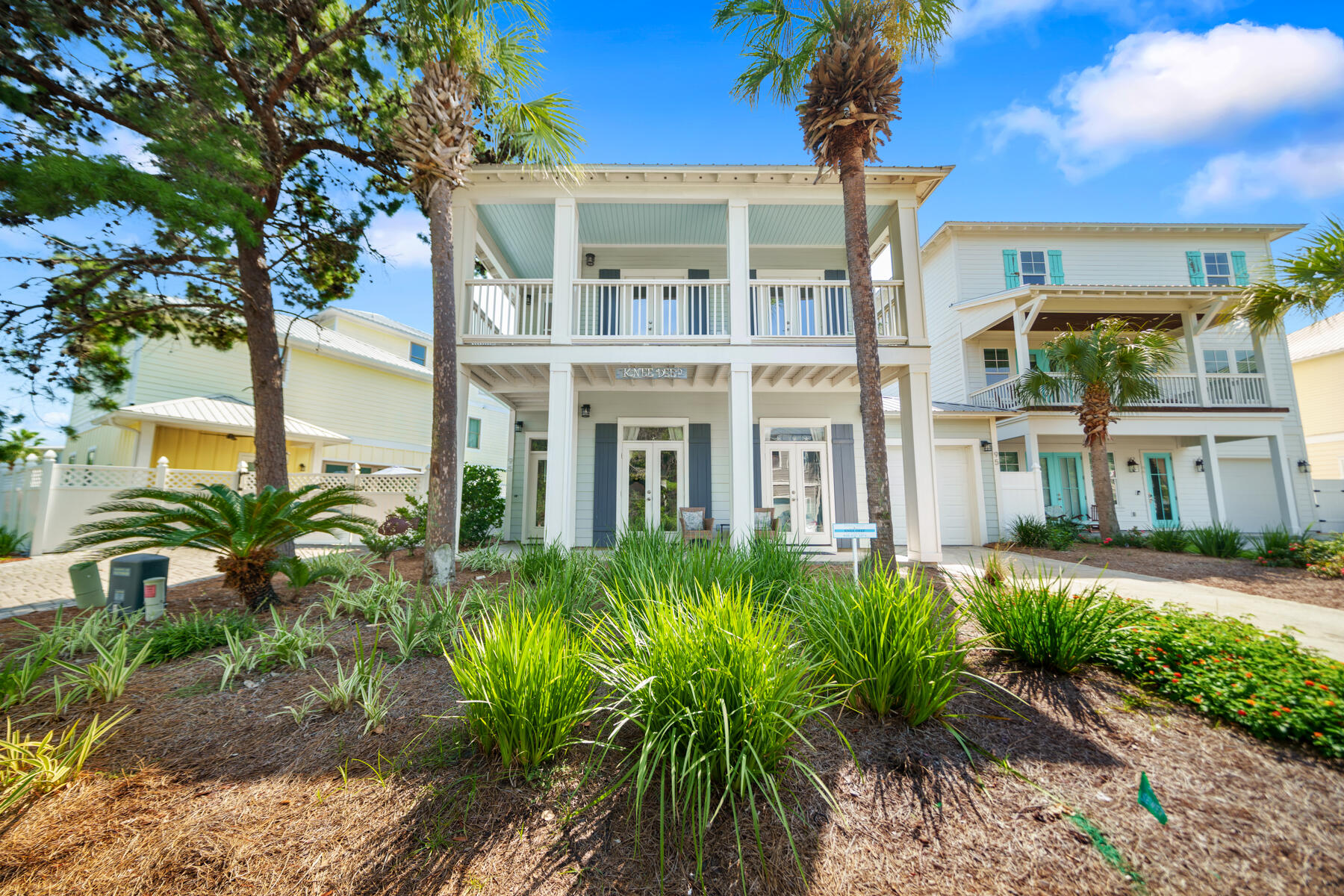 EMERALD WATERS VILLAGE - Residential
