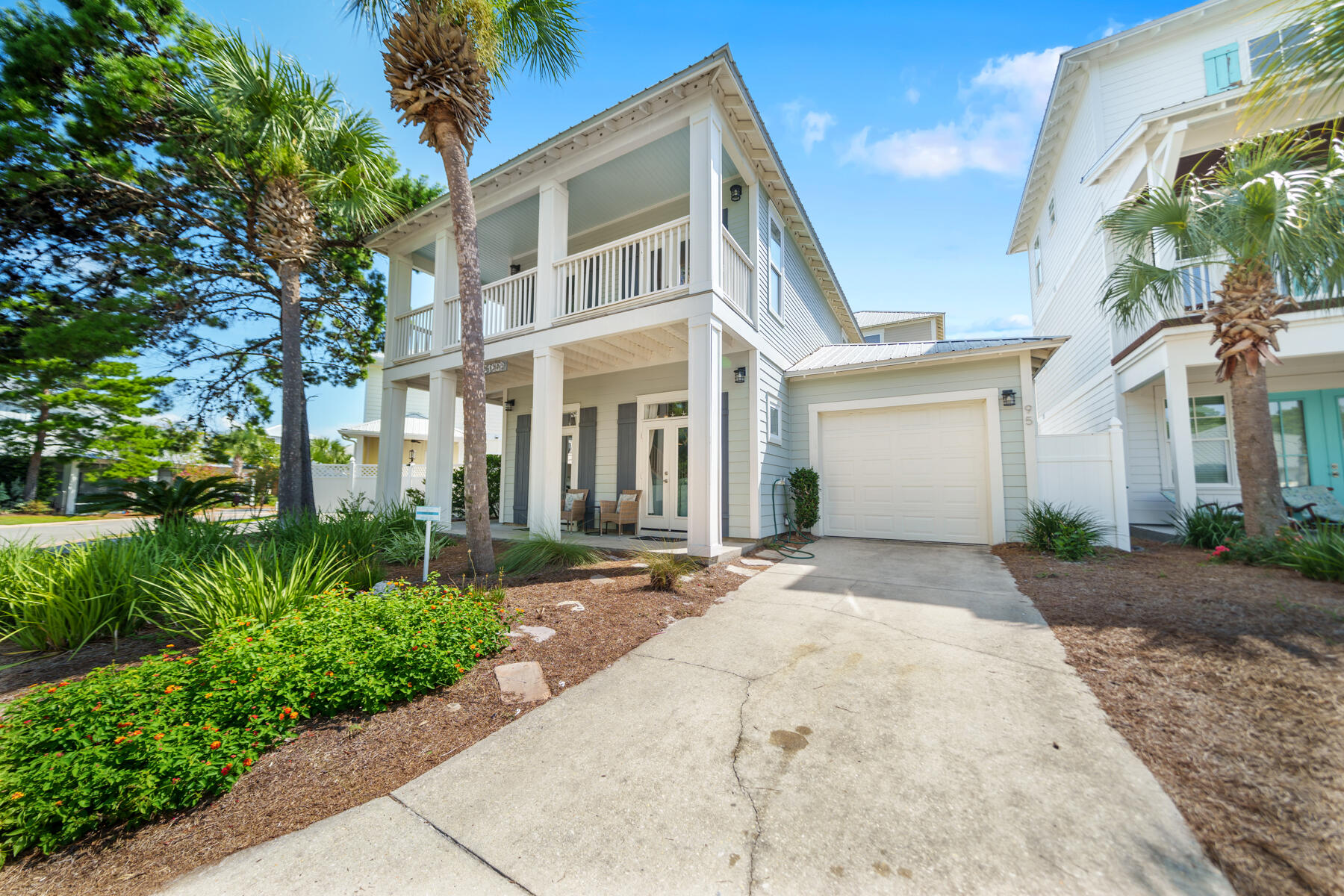 EMERALD WATERS VILLAGE - Residential